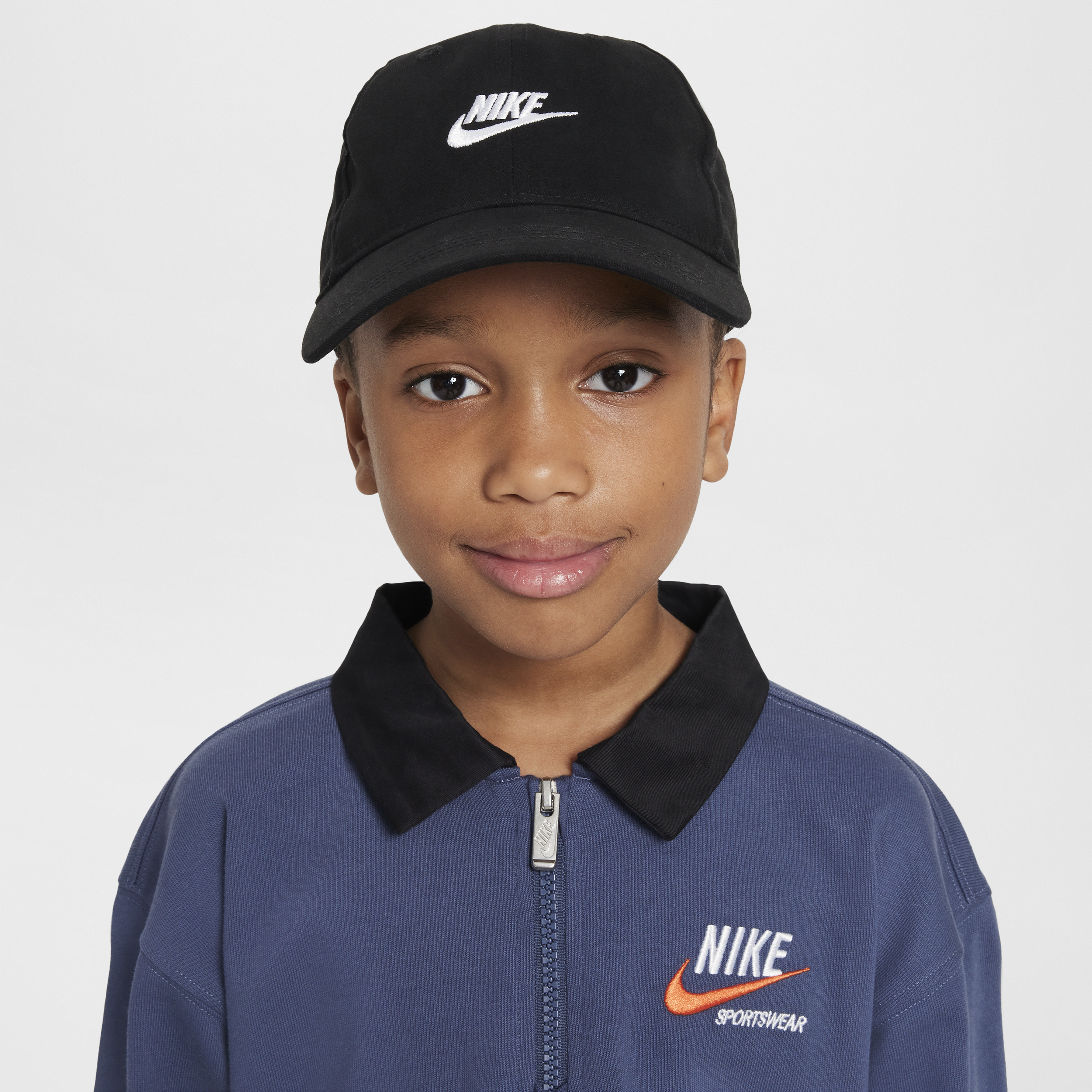 【ナイキ(NIKE)公式ストア】ナイキ リトルキッズ フューチュラ カーブド ブリム キャップ DH0351-010 ブラック 【ナイキ(NIKE)公式ストア】ナイキ リトルキッズ フューチュラ カーブド ブリム キャップ DH0351-010 ブラック