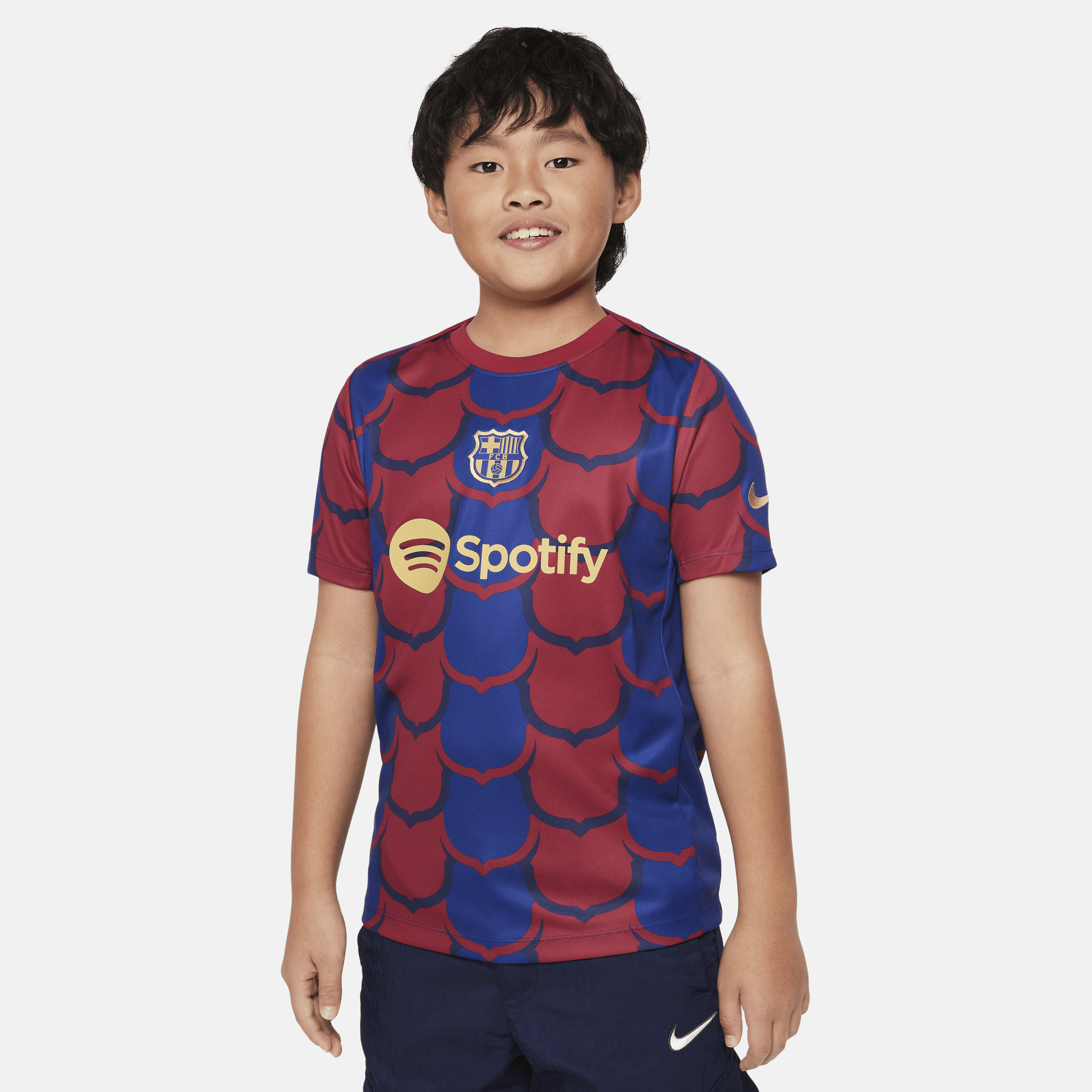 FC Barcelona Academy Pro Nike Dri-FIT Pre-Match-fodboldtrøje til større børn - blå