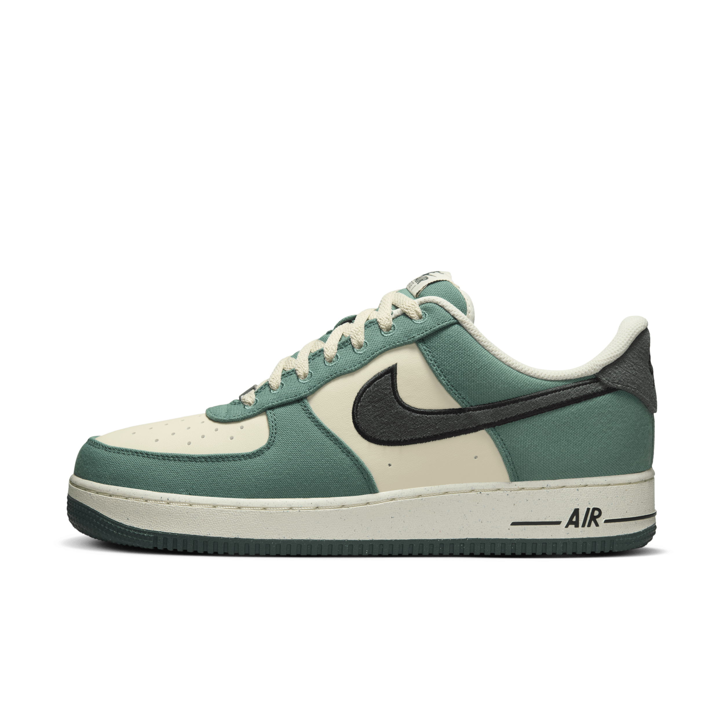 【ナイキ(NIKE)公式ストア】ナイキ エア フォース 1 '07 LV8 メンズシューズ FQ8713-100 ホワイト 【ナイキ(NIKE)公式ストア】ナイキ エア フォース 1 '07 LV8 メンズシューズ FQ8713-100 ホワイト