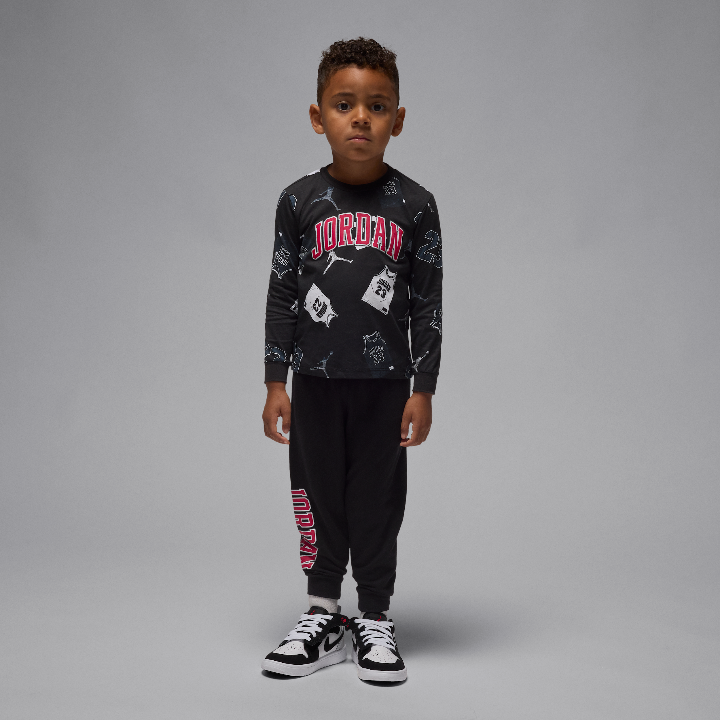 【ナイキ(NIKE)公式ストア】ジョーダン ベビー 23 ジャージー ロングスリーブ Tシャツ アンド パンツ セットアップ IO5848-010 ブラック 【ナイキ(NIKE)公式ストア】ジョーダン ベビー 23 ジャージー ロングスリーブ Tシャツ アンド パンツ セットアップ IO5848-010 ブラック