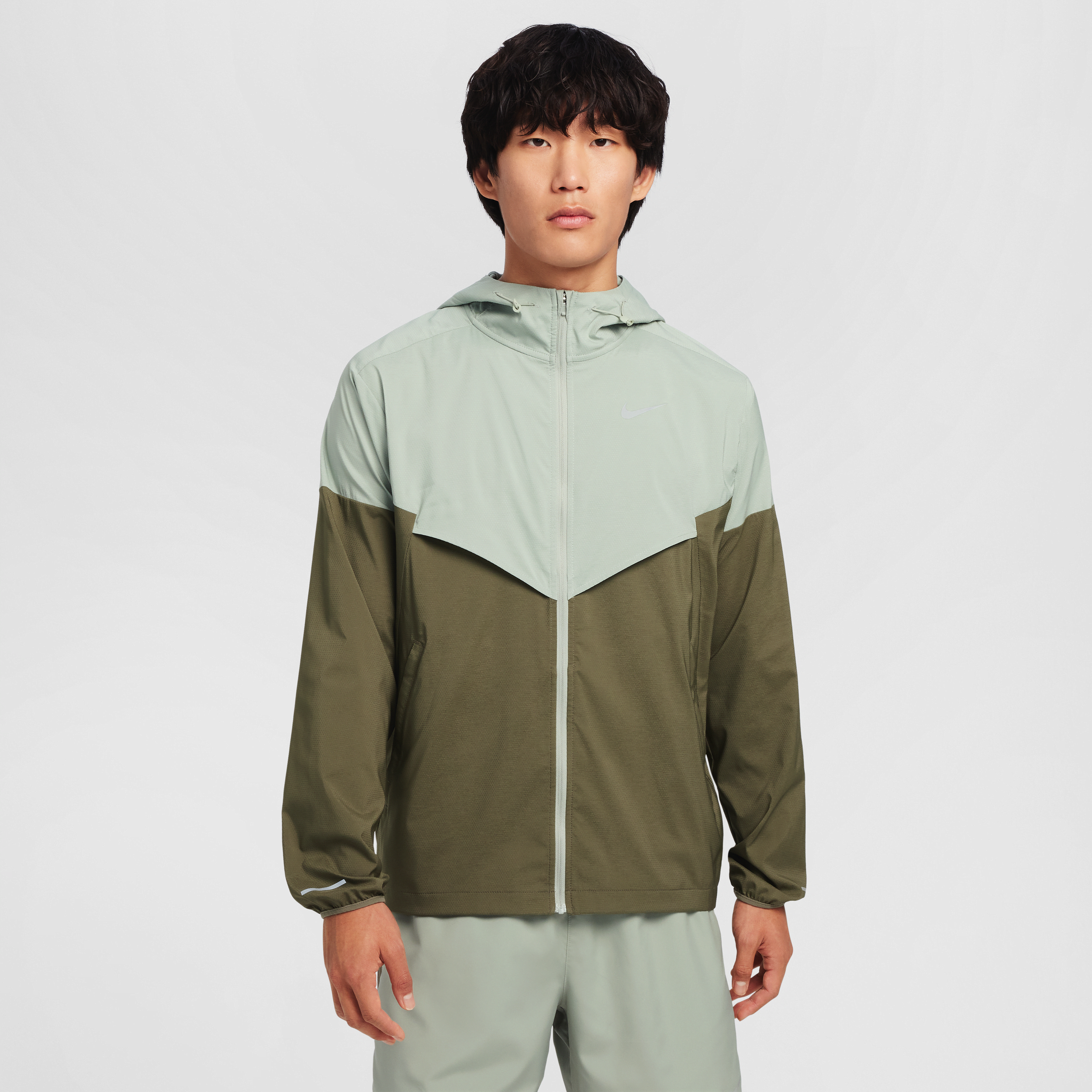 【ナイキ(NIKE)公式ストア】ナイキ ウィンドランナー メンズ レペル ランニングジャケット FB7541-370 グリーン 【ナイキ(NIKE)公式ストア】ナイキ ウィンドランナー メンズ レペル ランニングジャケット FB7541-370 グリーン