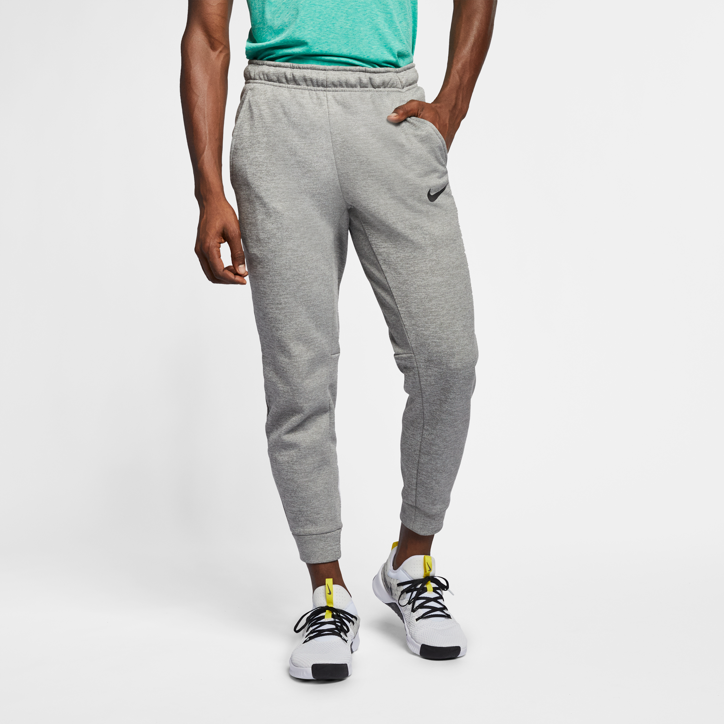 【ナイキ(NIKE)公式ストア】ナイキ Therma-FIT メンズ テーパード トレーニングパンツ 932256-063 グレー 【ナイキ(NIKE)公式ストア】ナイキ Therma-FIT メンズ テーパード トレーニングパンツ 932256-063 グレー