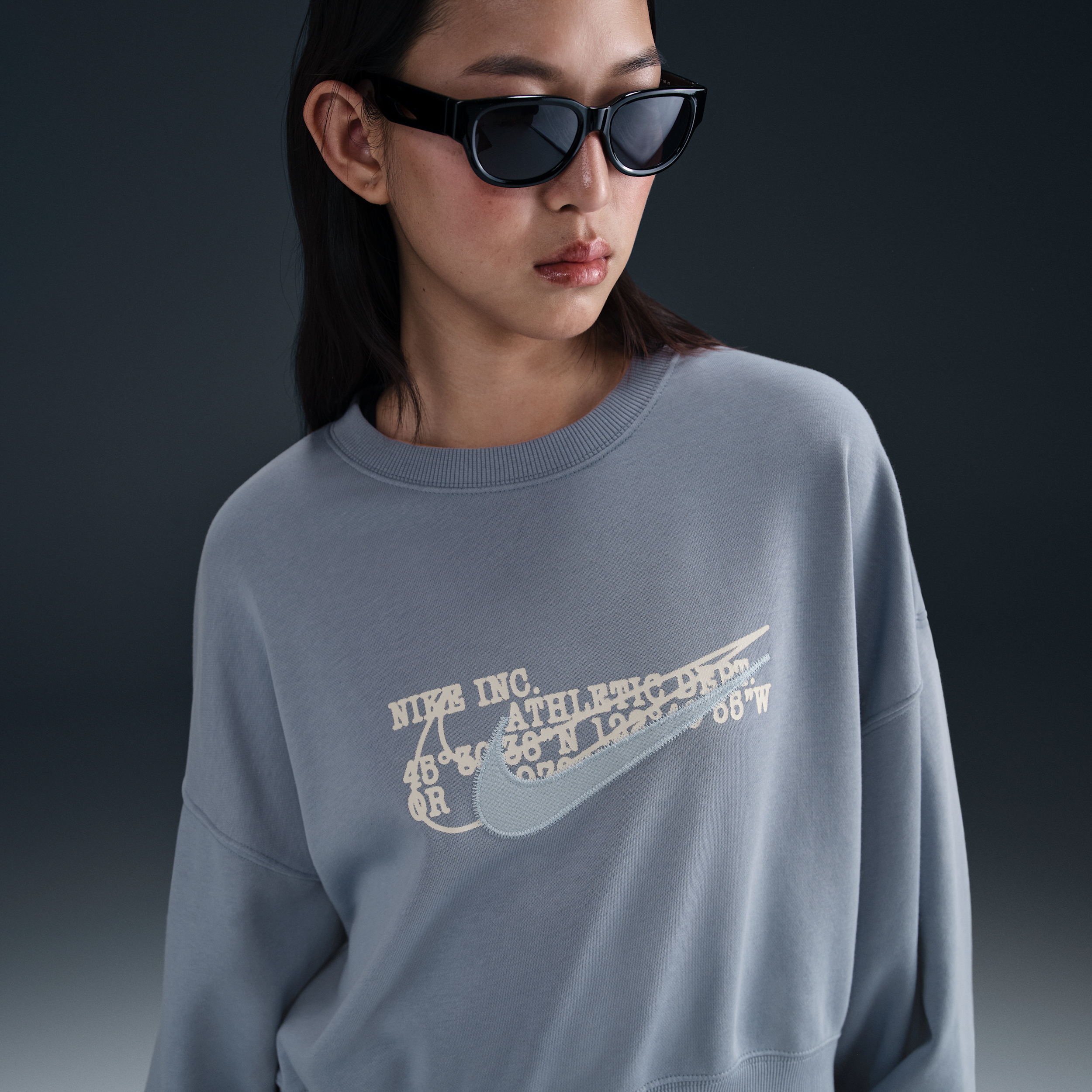【ナイキ(NIKE)公式ストア】ナイキ スポーツウェア フェニックス フリース ウィメンズ オーバーオーバーサイズド クルーネック フレンチ テリー スウェットシャツ HV4790-493 ブルー 【ナイキ(NIKE)公式ストア】ナイキ スポーツウェア フェニックス フリース ウィメンズ オーバーオーバーサイズド クルーネック フレンチ テリー スウェットシャツ HV4790-493 ブルー