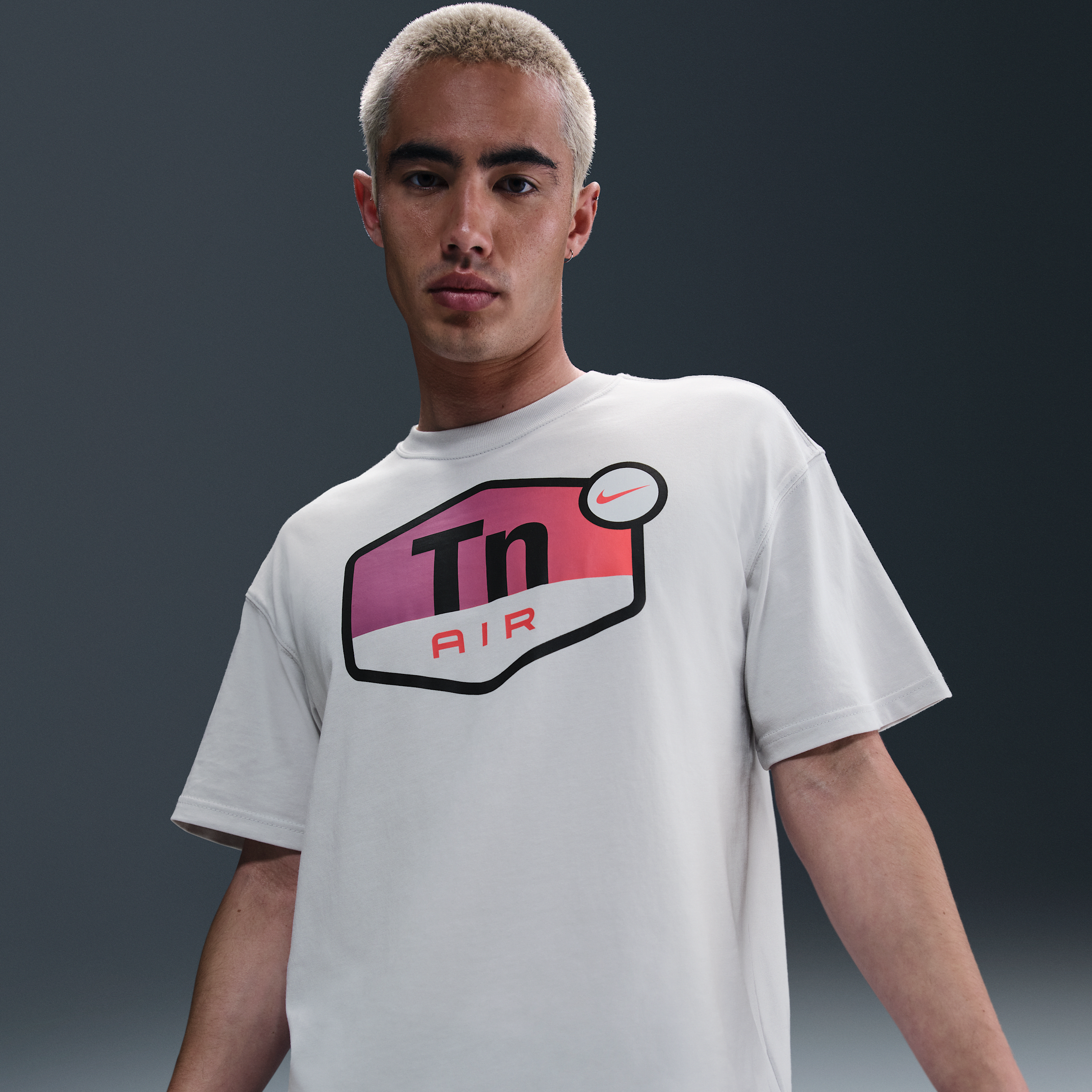 【ナイキ(NIKE)公式ストア】ナイキ スポーツウェア メンズ マックス90 Tシャツ HJ0577-025 グレー 【ナイキ(NIKE)公式ストア】ナイキ スポーツウェア メンズ マックス90 Tシャツ HJ0577-025 グレー