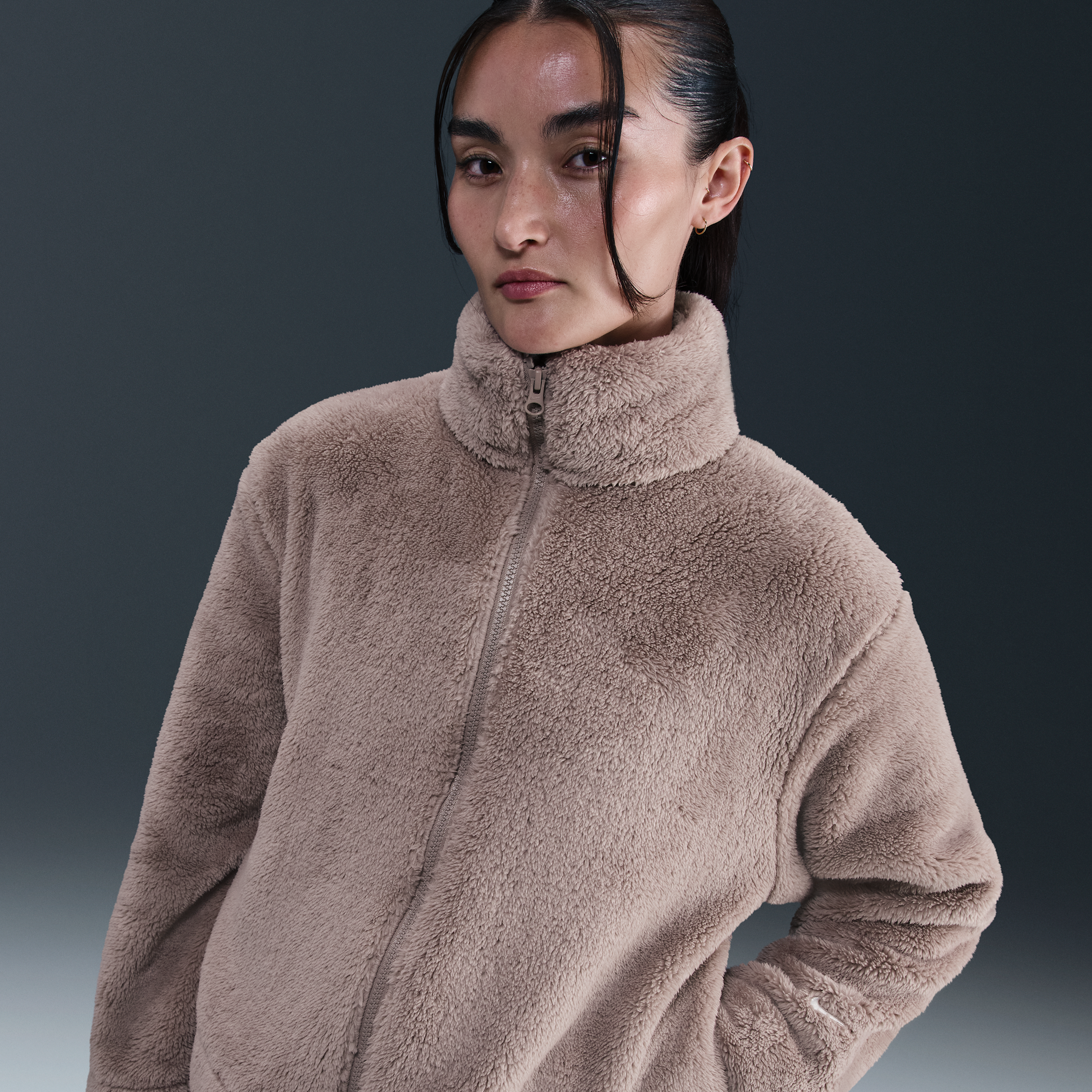 【ナイキ(NIKE)公式ストア】ナイキ スポーツウェア エッセンシャル ウィメンズ ハイパイル フリース ジャケット HV2816-271 ブラウン 【ナイキ(NIKE)公式ストア】ナイキ スポーツウェア エッセンシャル ウィメンズ ハイパイル フリース ジャケット HV2816-271 ブラウン
