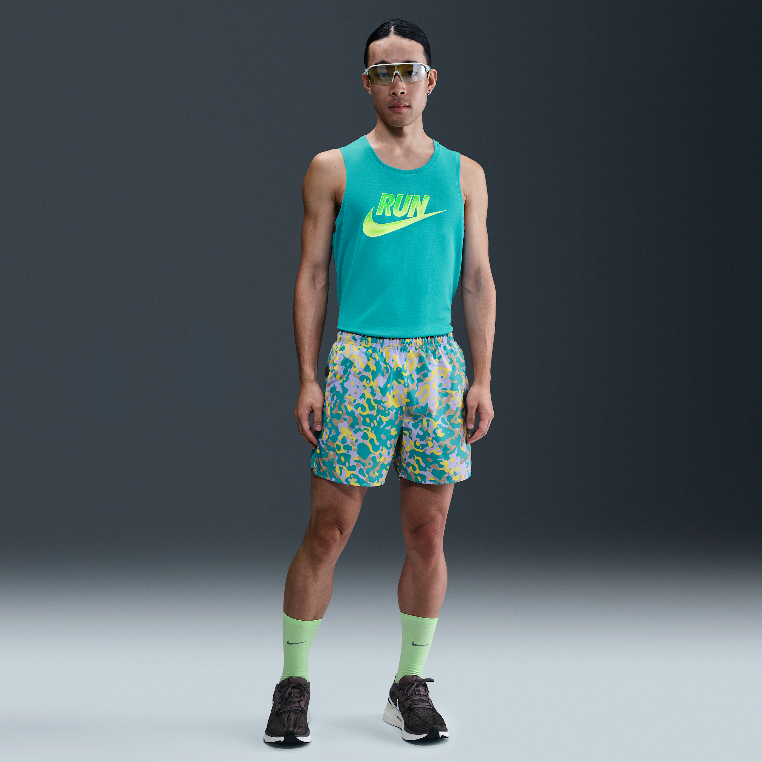 【ナイキ(NIKE)公式ストア】ナイキ チャレンジャー メンズ Dri-FIT 13cm ランニングショートパンツ (インナー付き) HQ0235-345 グリーン 【ナイキ(NIKE)公式ストア】ナイキ チャレンジャー メンズ Dri-FIT 13cm ランニングショートパンツ (インナー付き) HQ0235-345 グリーン