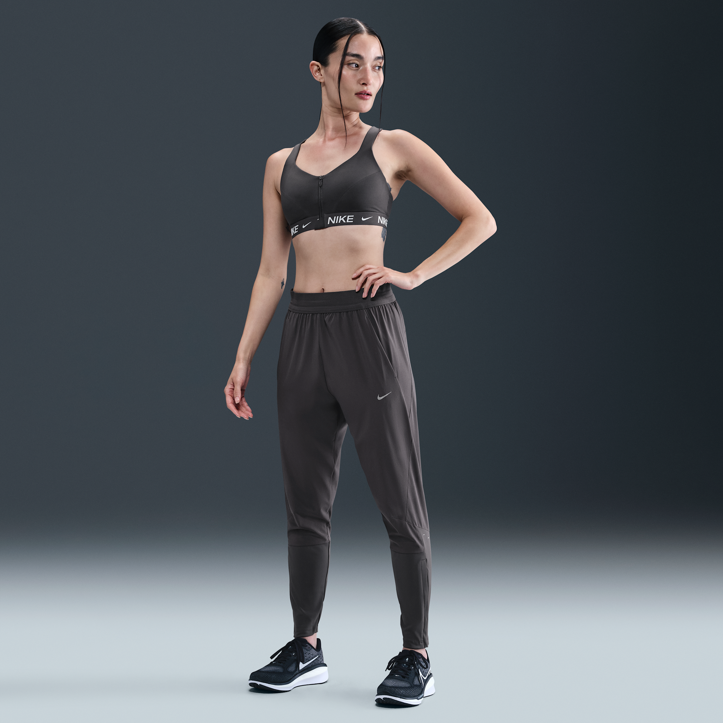 【ナイキ(NIKE)公式ストア】ナイキ スウィフト ウィメンズ Dri-FIT ミッドライズ ランニングパンツ HV6089-036 グレー 【ナイキ(NIKE)公式ストア】ナイキ スウィフト ウィメンズ Dri-FIT ミッドライズ ランニングパンツ HV6089-036 グレー