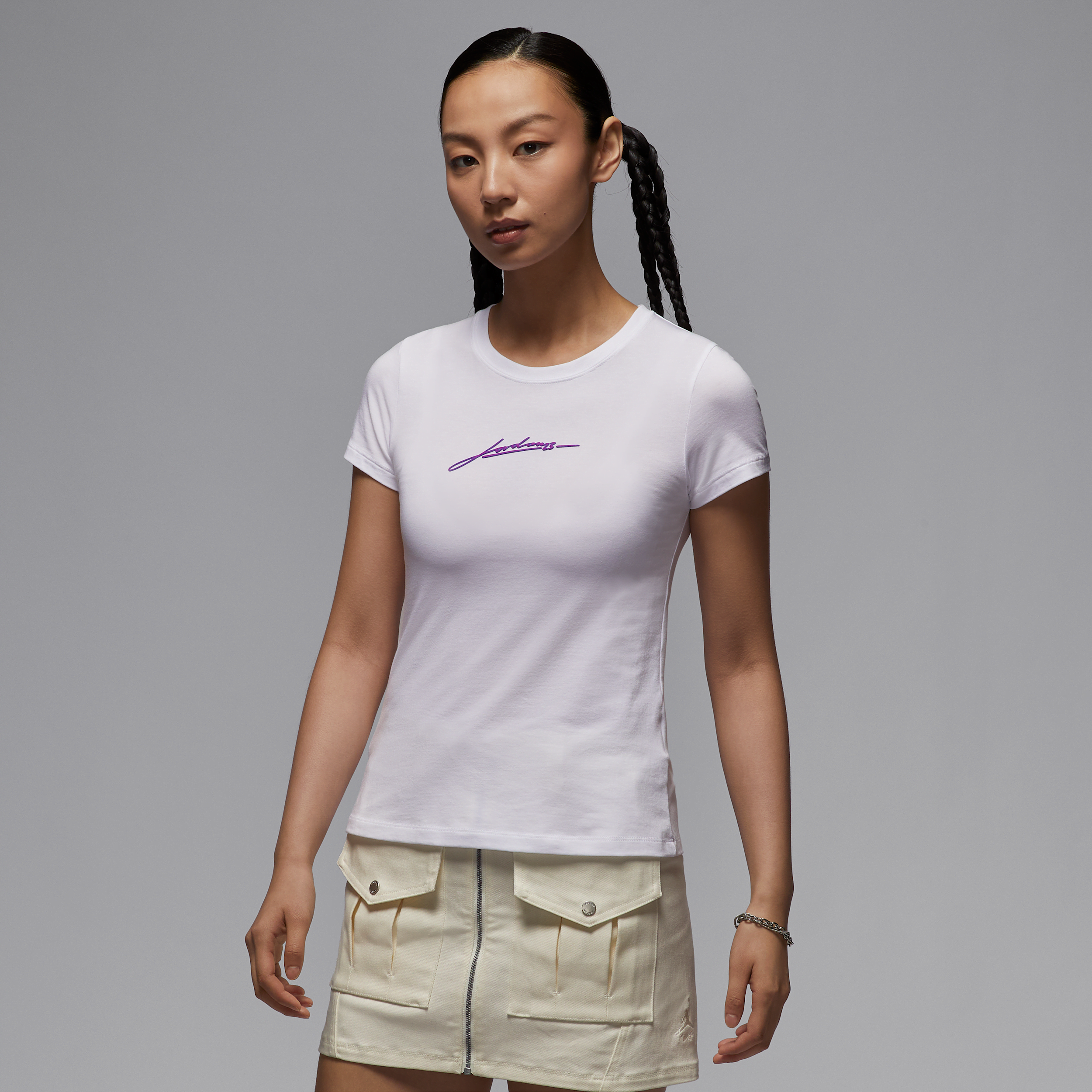 【ナイキ(NIKE)公式ストア】ジョーダン ウィメンズ グラフィック スリム Tシャツ IB7029-100 ホワイト 【ナイキ(NIKE)公式ストア】ジョーダン ウィメンズ グラフィック スリム Tシャツ IB7029-100 ホワイト