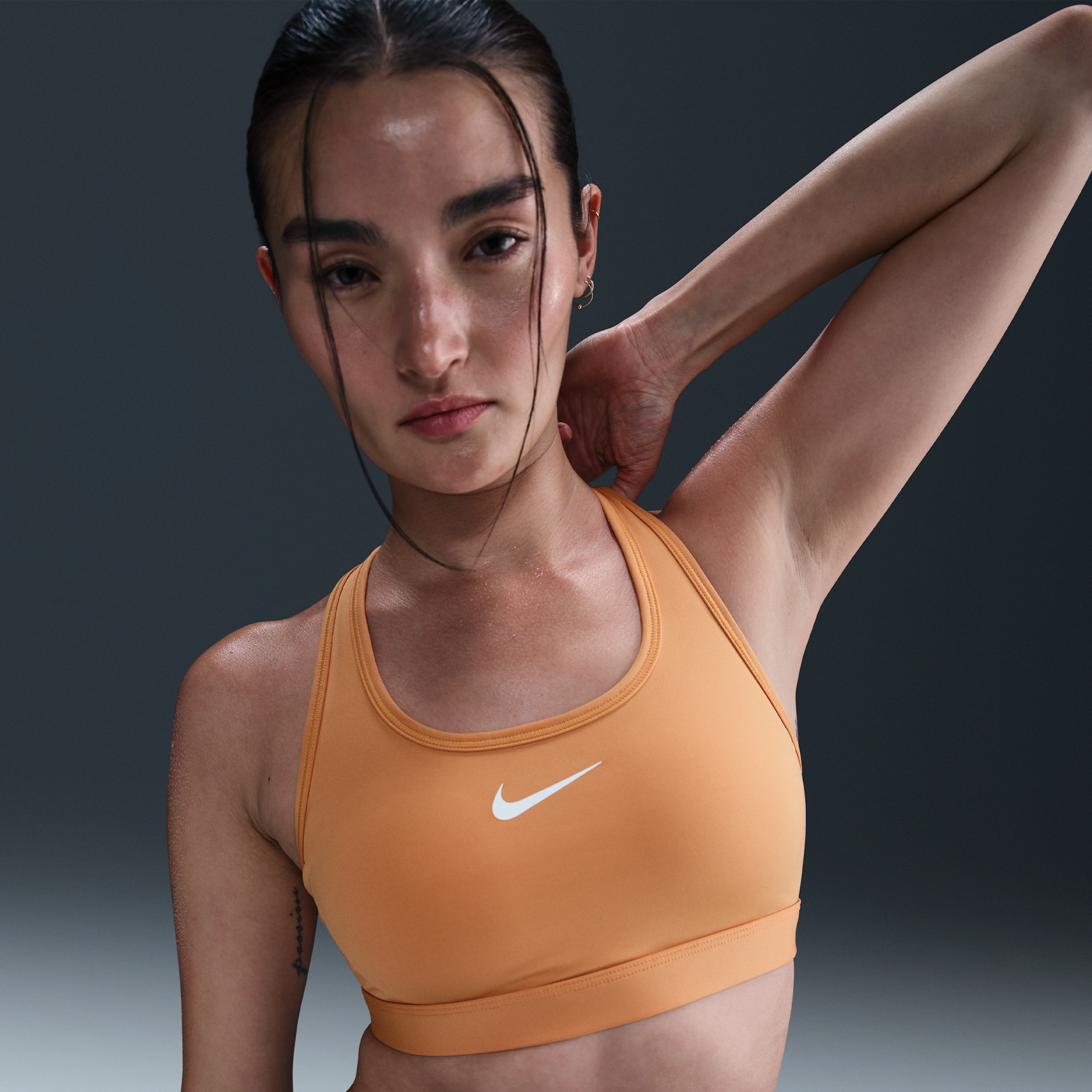 【ナイキ(NIKE)公式ストア】ナイキ スウッシュ ミディアムサポート ウィメンズ パッディド スポーツブラ DX6822-856 オレンジ 【ナイキ(NIKE)公式ストア】ナイキ スウッシュ ミディアムサポート ウィメンズ パッディド スポーツブラ DX6822-856 オレンジ