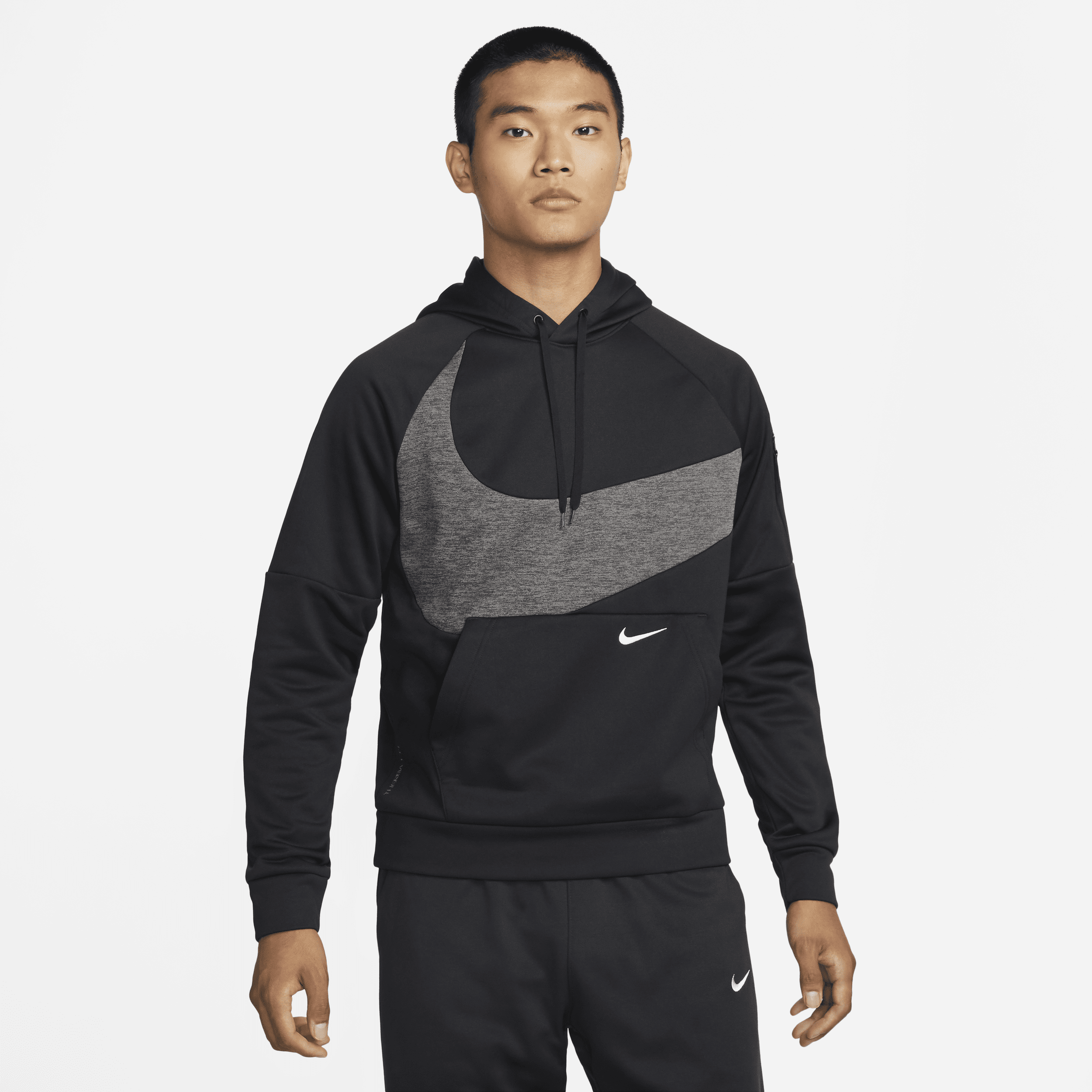 【ナイキ(NIKE)公式ストア】ナイキ Therma-FIT メンズ プルオーバー フィットネスパーカー DQ5402-010 ブラック 【ナイキ(NIKE)公式ストア】ナイキ Therma-FIT メンズ プルオーバー フィットネスパーカー DQ5402-010 ブラック