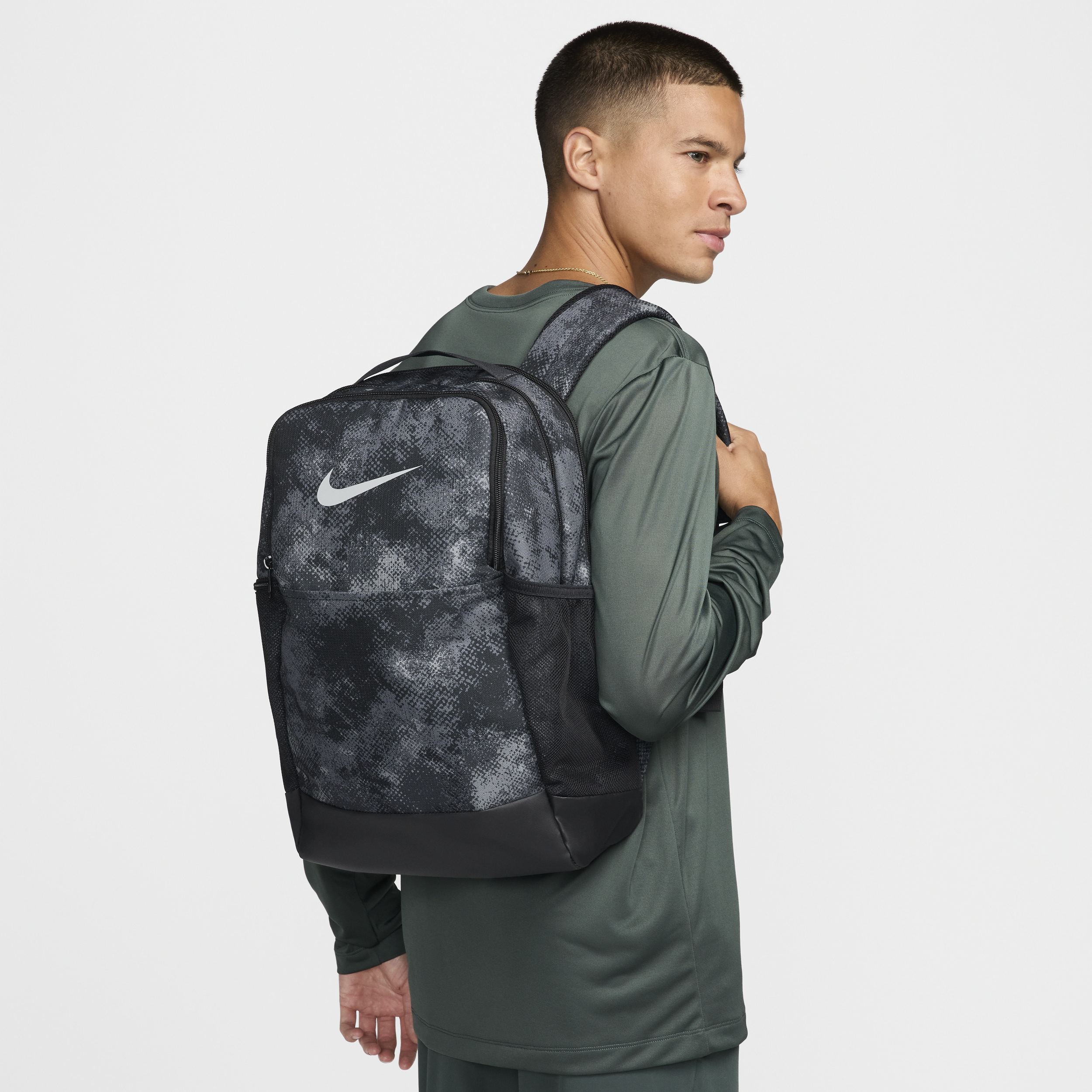 【ナイキ(NIKE)公式ストア】ナイキ ブラジリア バックパック (ミディアム、24L) FZ2608-068 グレー 【ナイキ(NIKE)公式ストア】ナイキ ブラジリア バックパック (ミディアム、24L) FZ2608-068 グレー