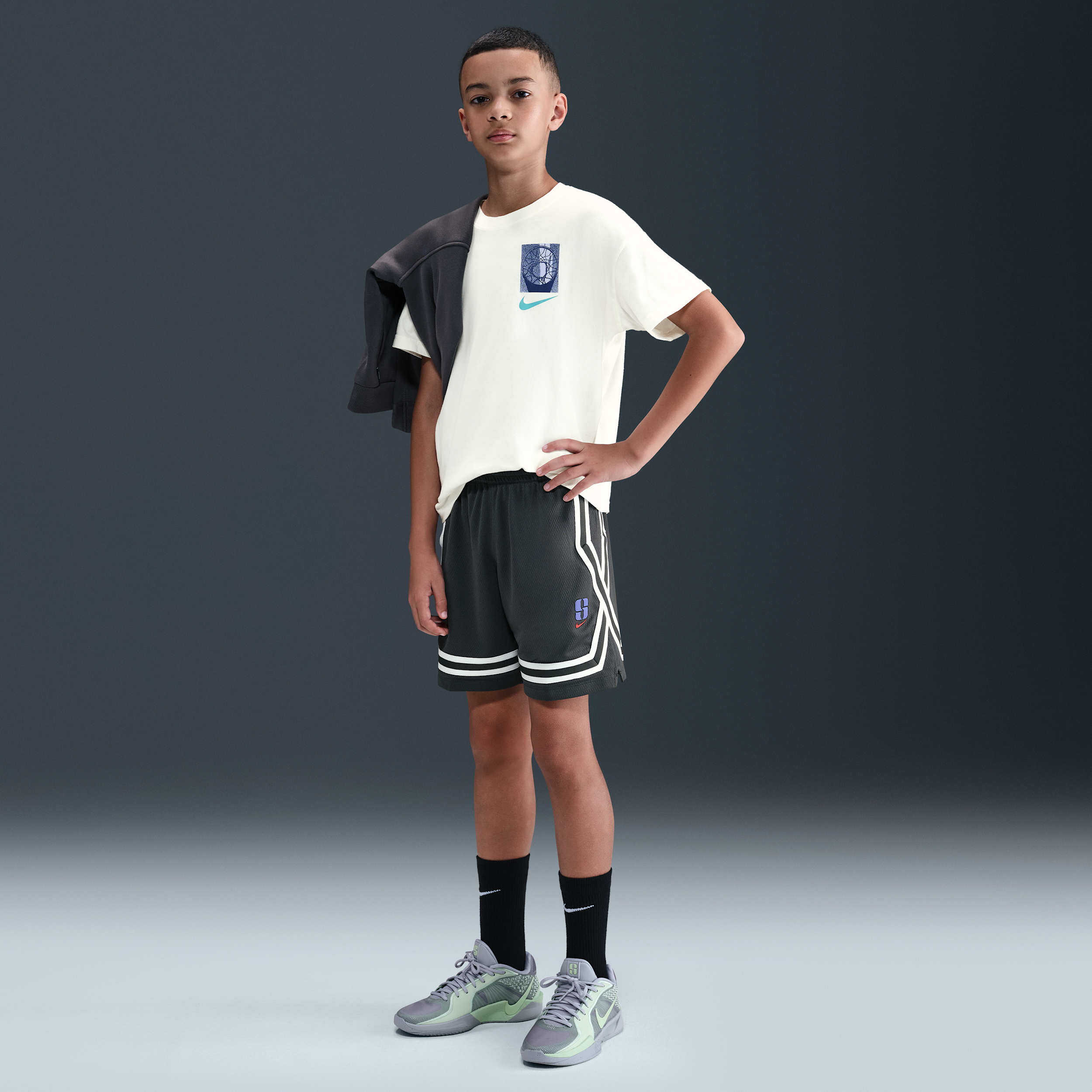 【ナイキ(NIKE)公式ストア】サブリナ クロスオーバー ジュニア Dri-FIT バスケットボールショートパンツ HV0504-061 グレー 【ナイキ(NIKE)公式ストア】サブリナ クロスオーバー ジュニア Dri-FIT バスケットボールショートパンツ HV0504-061 グレー