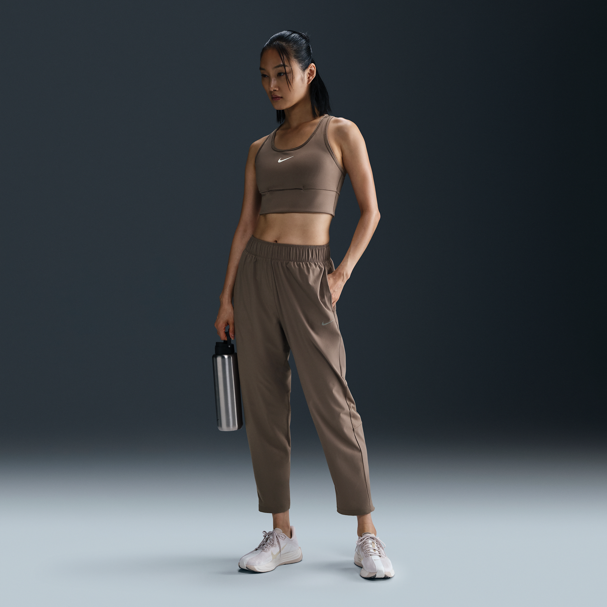 【ナイキ(NIKE)公式ストア】ナイキ Dri-FIT ファスト ウィメンズ ミッドライズ 7/8 ランニングパンツ FB7030-233 ブラウン 【ナイキ(NIKE)公式ストア】ナイキ Dri-FIT ファスト ウィメンズ ミッドライズ 7/8 ランニングパンツ FB7030-233 ブラウン