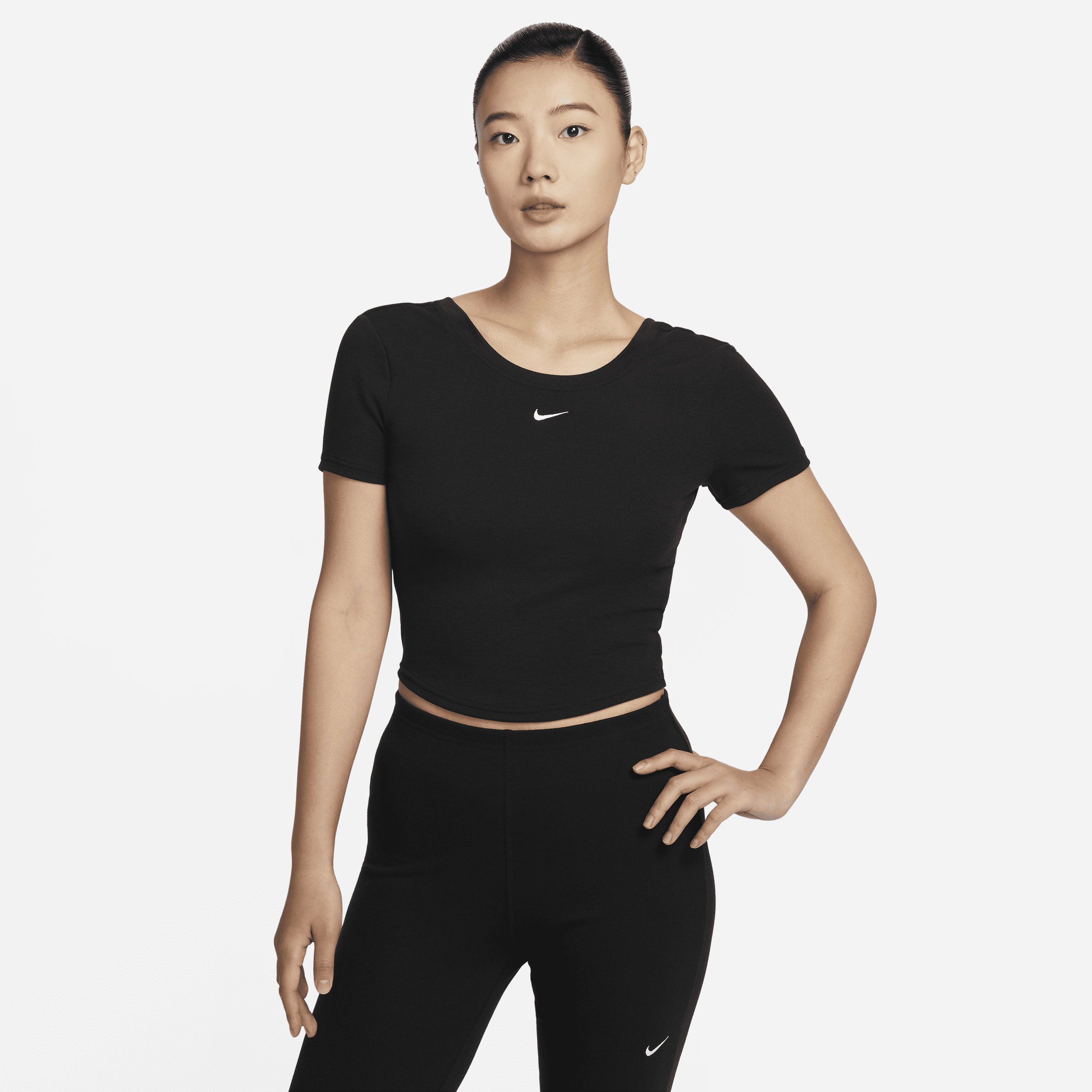【ナイキ(NIKE)公式ストア】ナイキ スポーツウェア チル ニット ウィメンズ タイト スクープバック ショートスリーブ ミニリブ トップ FN3665-010 ブラック 【ナイキ(NIKE)公式ストア】ナイキ スポーツウェア チル ニット ウィメンズ タイト スクープバック ショートスリーブ ミニリブ トップ FN3665-010 ブラック
