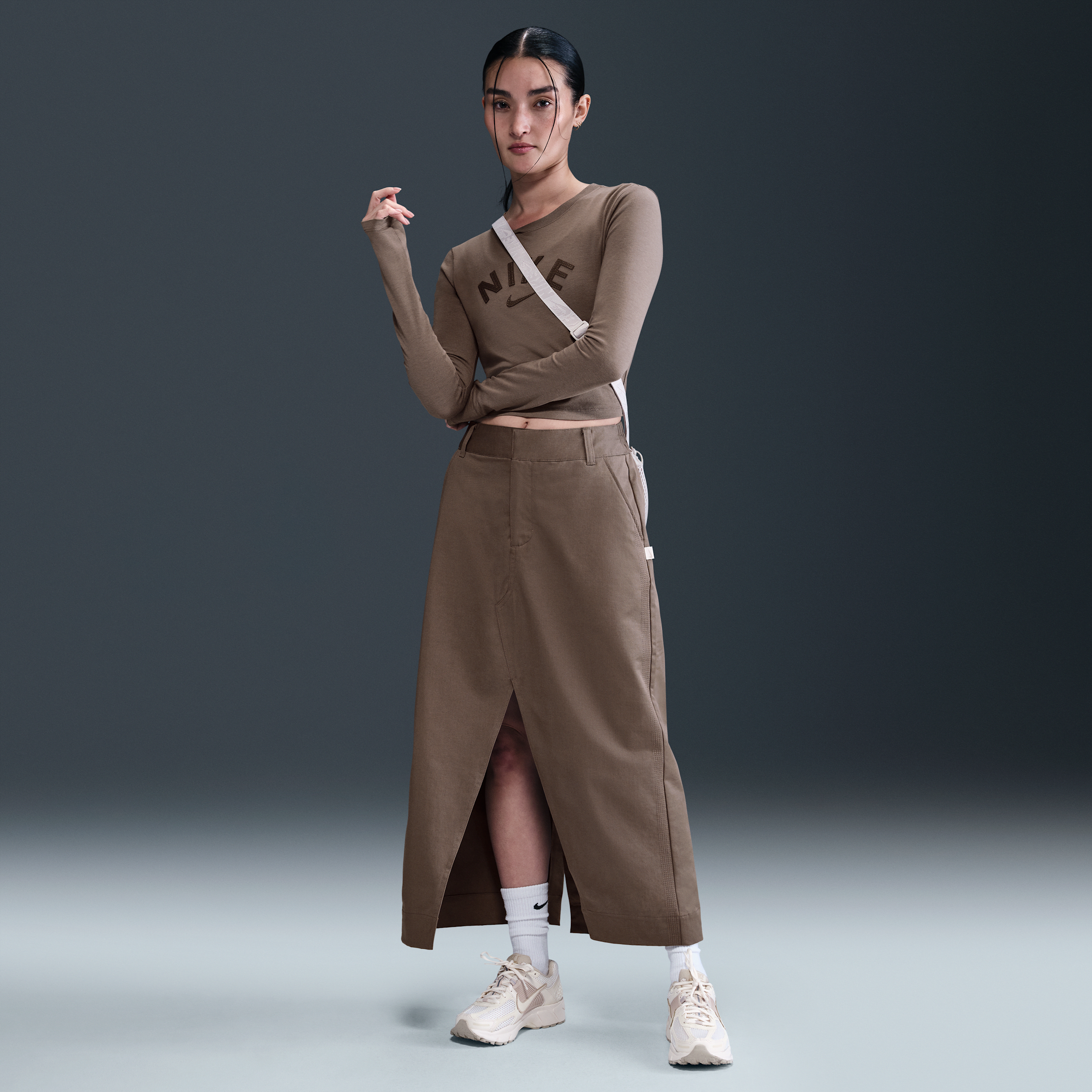 【ナイキ(NIKE)公式ストア】ナイキ スポーツウェア コレクション ウィメンズ ツイル スカート HQ8023-233 ブラウン 【ナイキ(NIKE)公式ストア】ナイキ スポーツウェア コレクション ウィメンズ ツイル スカート HQ8023-233 ブラウン