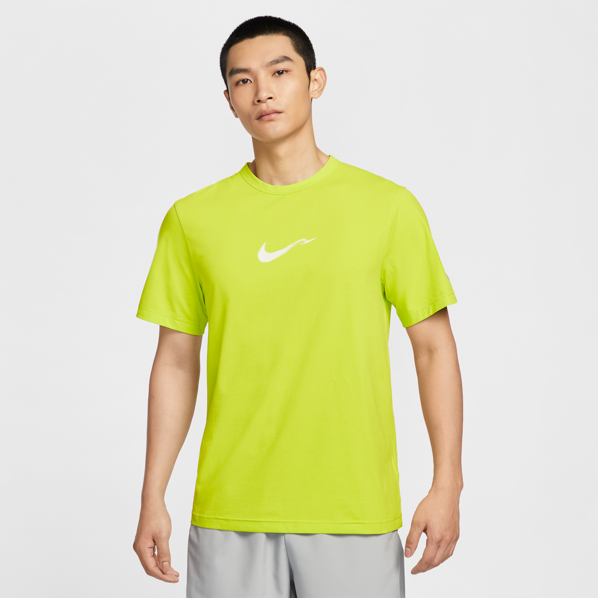 【ナイキ(NIKE)公式ストア】ナイキ ハイバース メンズ Dri-FIT UV ショートスリーブ トップ HV4882-389 グリーン 【ナイキ(NIKE)公式ストア】ナイキ ハイバース メンズ Dri-FIT UV ショートスリーブ トップ HV4882-389 グリーン