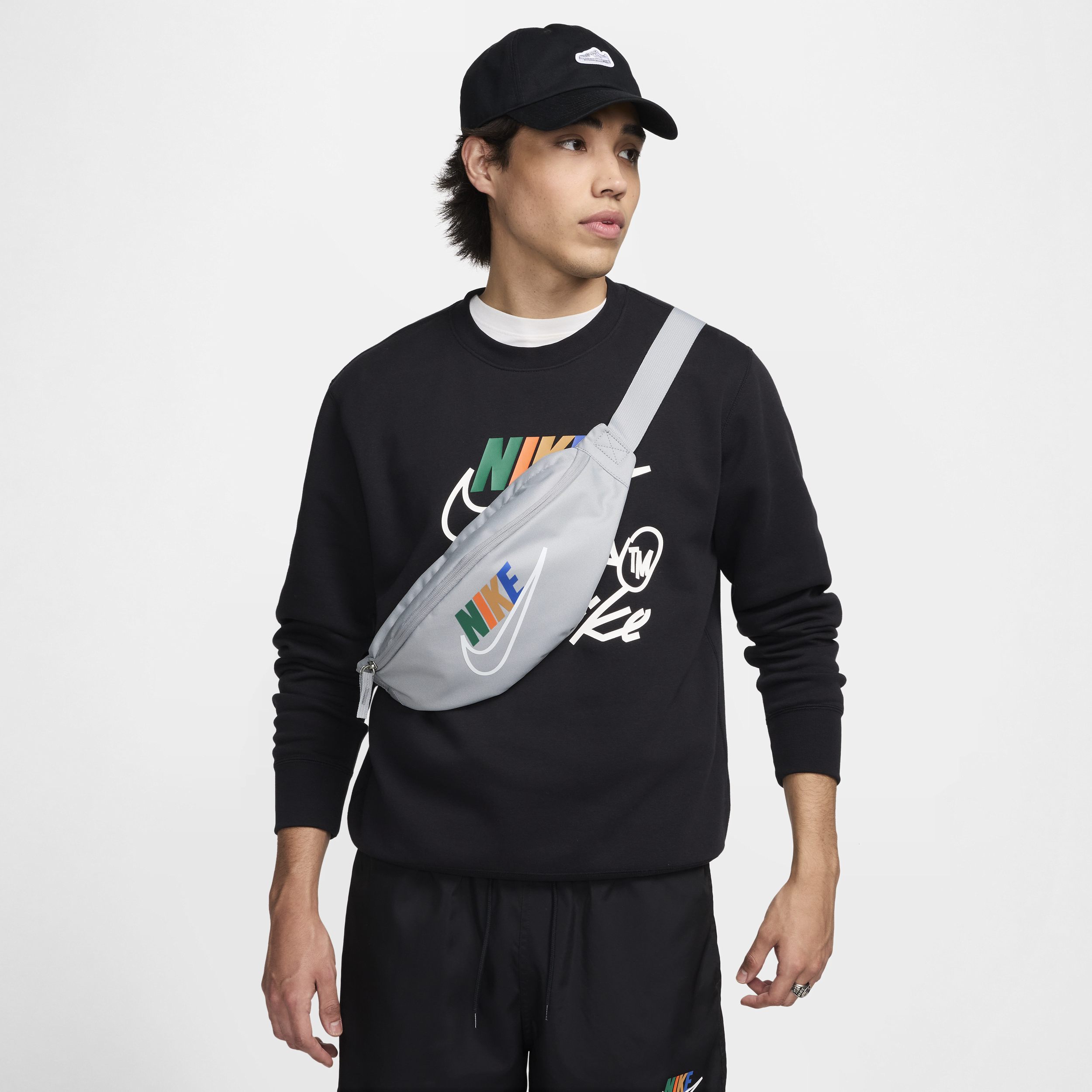 【ナイキ(NIKE)公式ストア】ナイキ ヘリテージ クロスボディバッグ (3L) FZ2476-012 グレー 【ナイキ(NIKE)公式ストア】ナイキ ヘリテージ クロスボディバッグ (3L) FZ2476-012 グレー