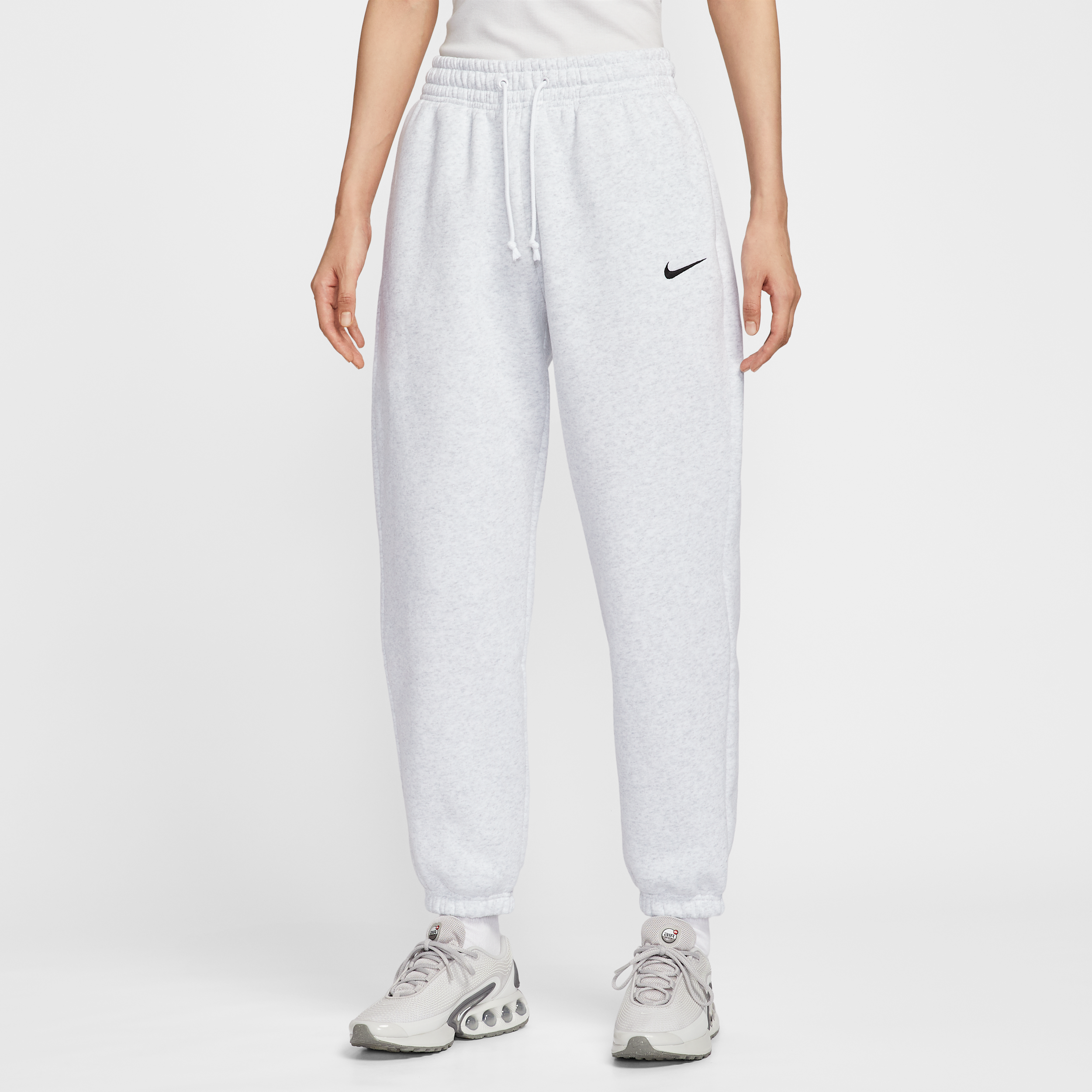 【ナイキ（NIKE）公式ストア】ナイキ スポーツウェア フェニックス フリース ウィメンズ ハイウエスト オーバーサイズド スウェットパンツ FZ5997-051 ブラウン