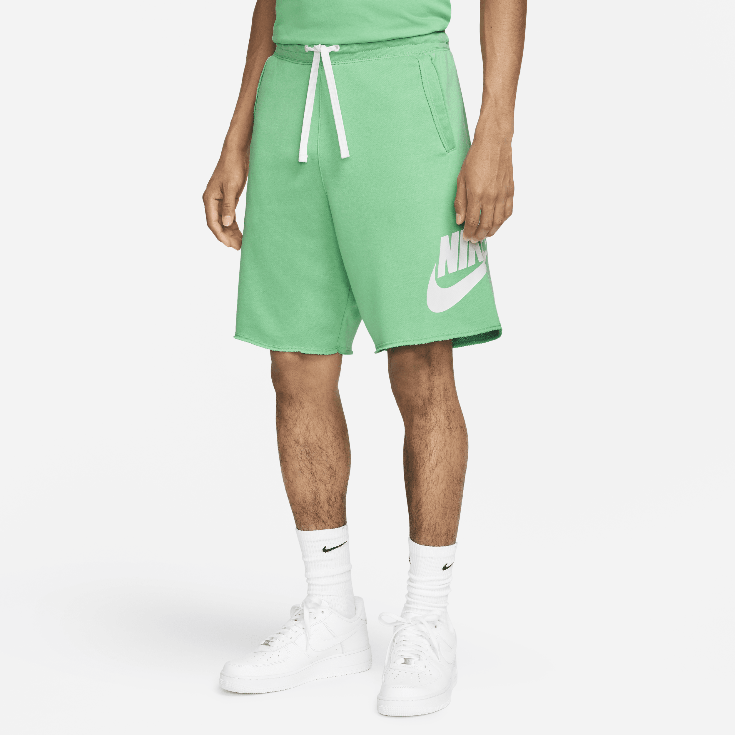 Nike Club Alumni-shorts i french terry til mænd - grøn