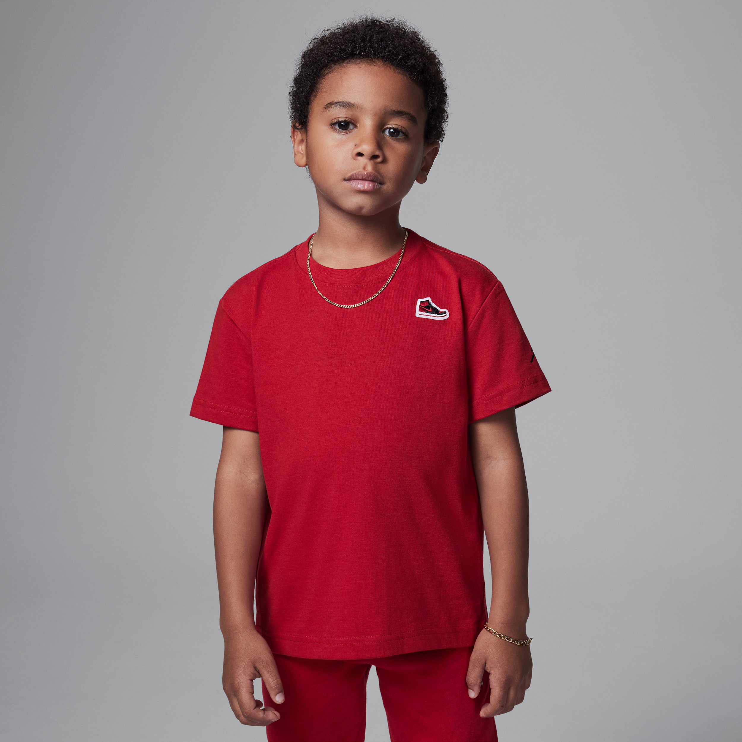 【ナイキ(NIKE)公式ストア】エア ジョーダン 1 リトルキッズ パッチ Tシャツ HF2080-600 レッド 【ナイキ(NIKE)公式ストア】エア ジョーダン 1 リトルキッズ パッチ Tシャツ HF2080-600 レッド