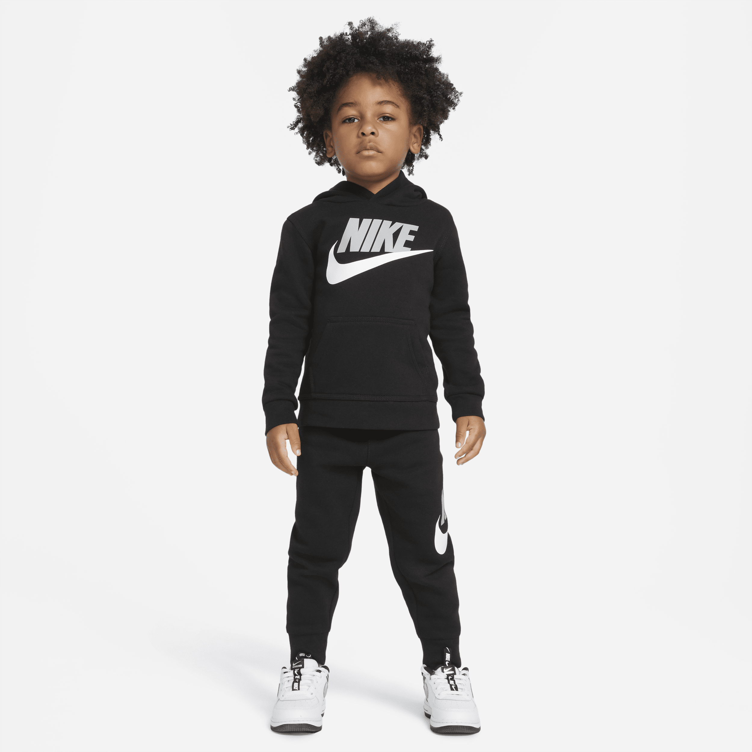 Nike-sæt med hættetrøje og joggers til småbørn - sort