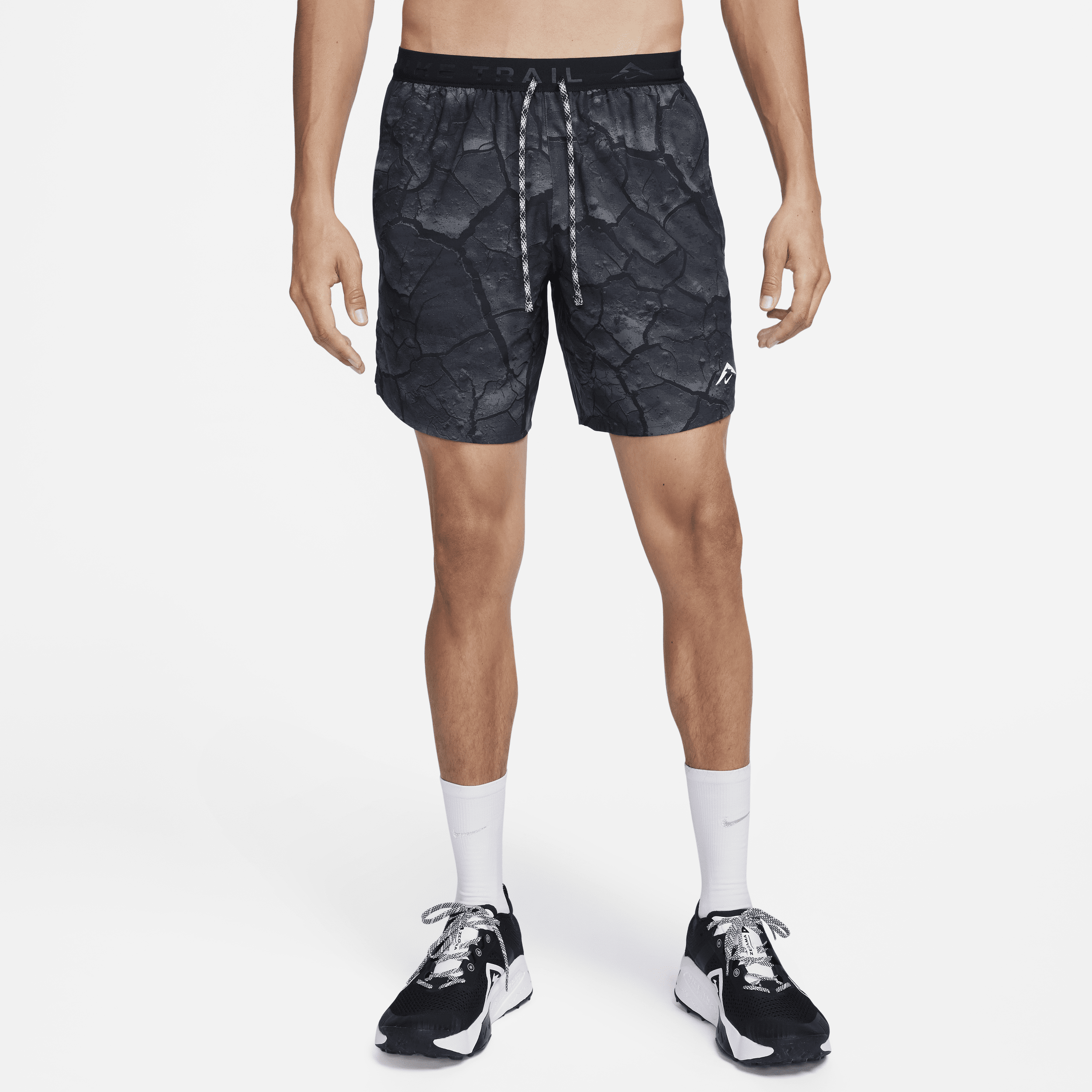 Nike Dri-FIT Stride hardloopshorts met binnenbroekje en print voor heren (18 cm) - Bruin