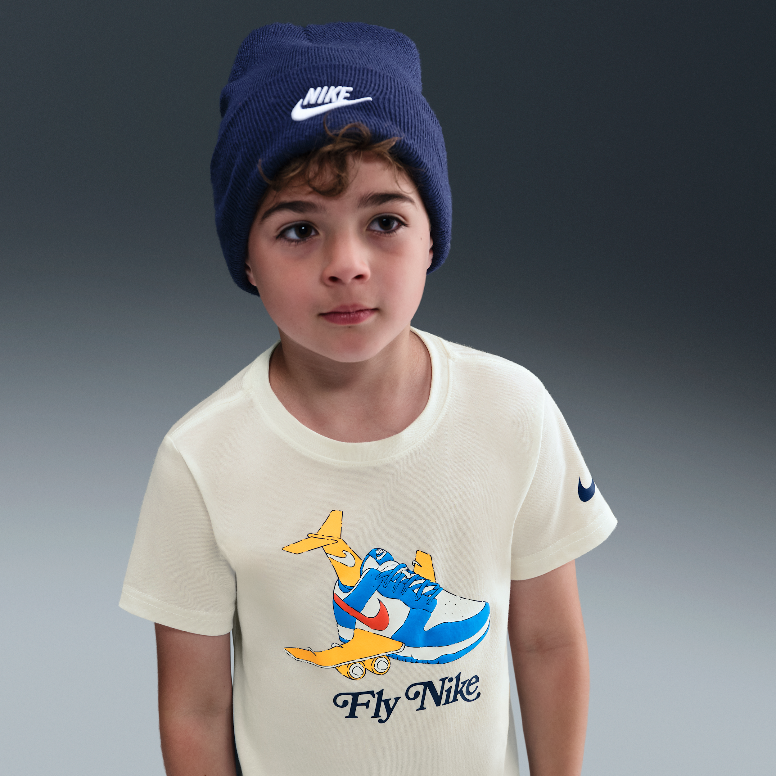 【ナイキ(NIKE)公式ストア】ナイキ リトルキッズ "Fly Nike" Tシャツ IO2704-133 ホワイト 【ナイキ(NIKE)公式ストア】ナイキ リトルキッズ "Fly Nike" Tシャツ IO2704-133 ホワイト