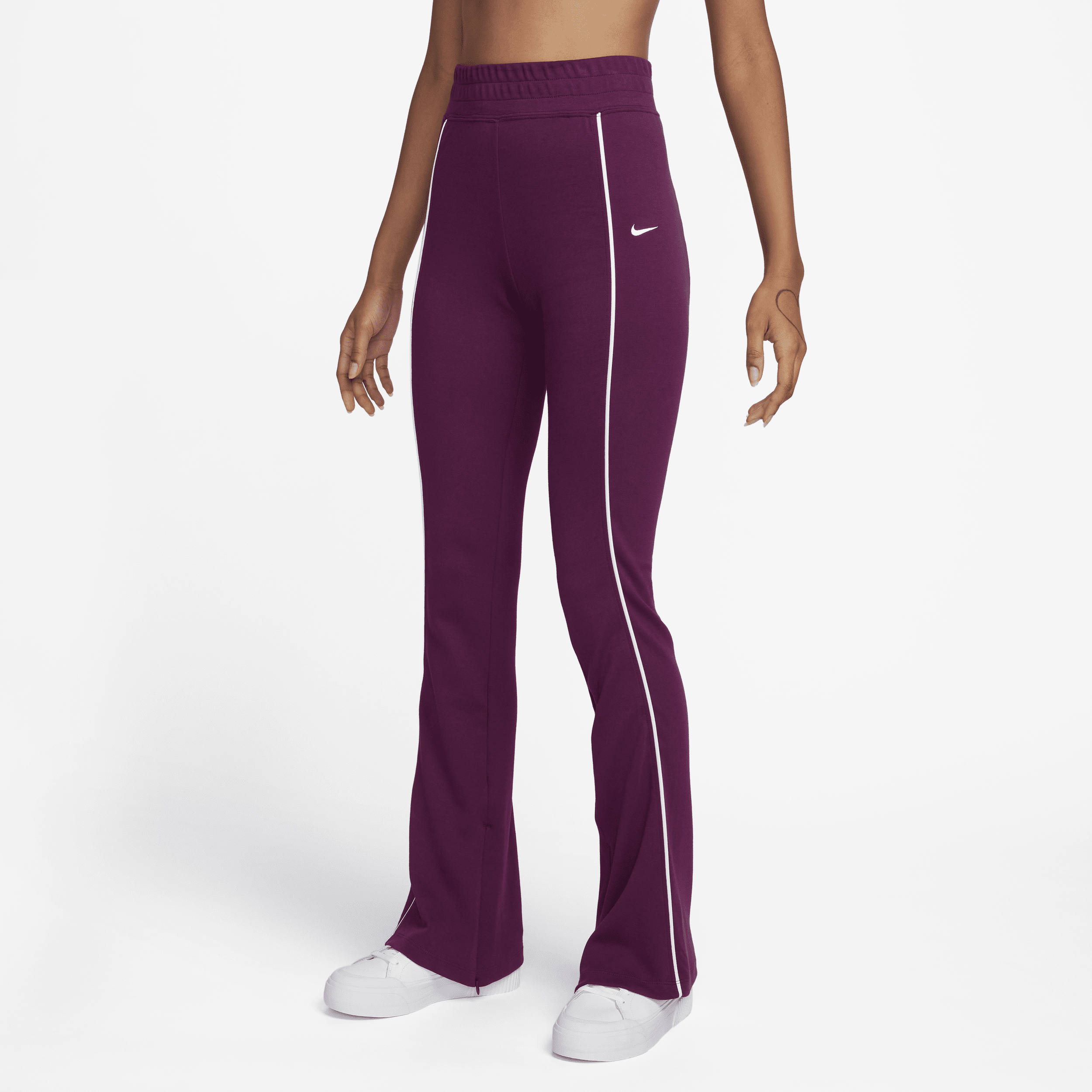 Bukser med slidskanter fra Nike Sportswear-kollektionen til kvinder - rød