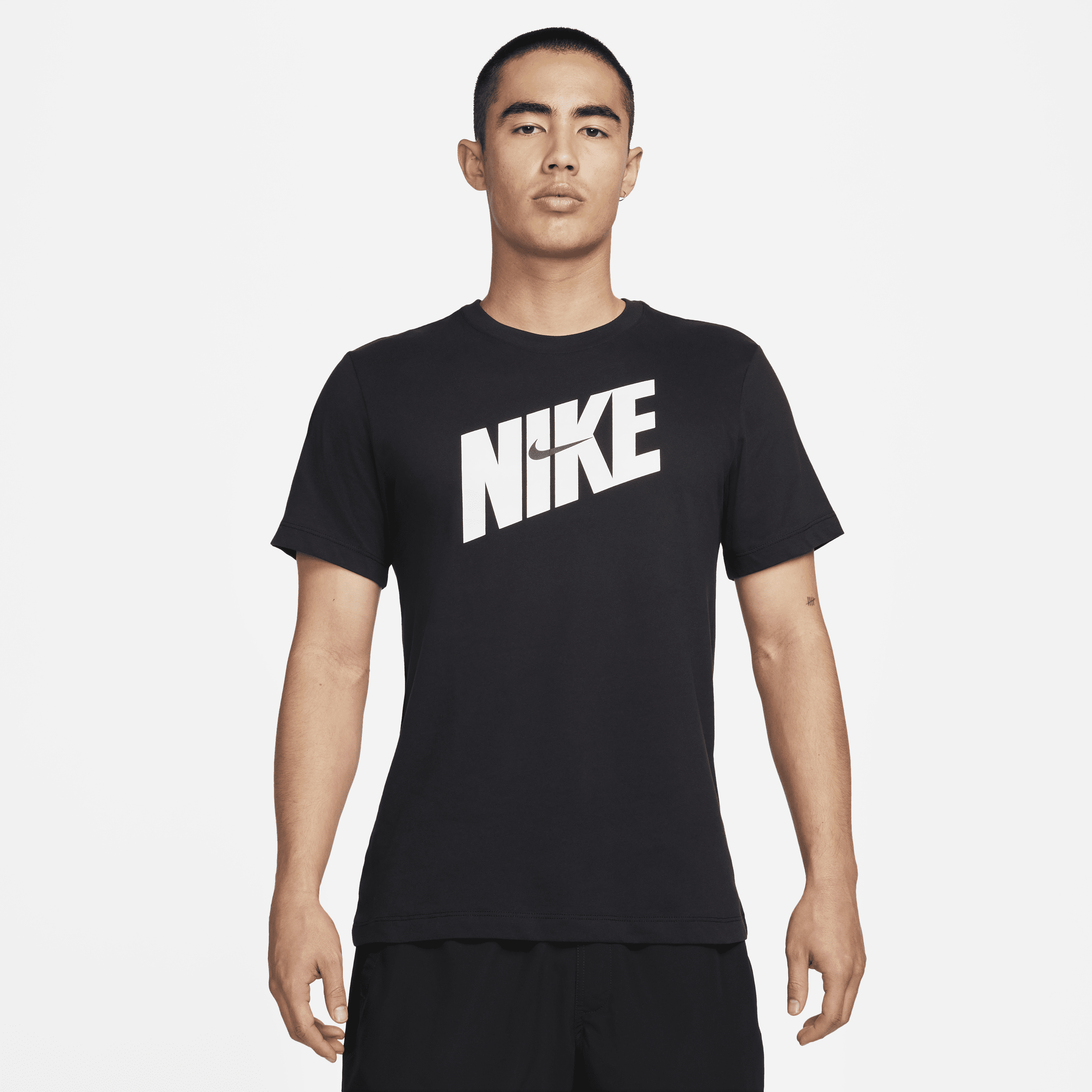 【ナイキ(NIKE)公式ストア】ナイキ メンズ Dri-FIT フィットネス Tシャツ FQ3874-010 ブラック 【ナイキ(NIKE)公式ストア】ナイキ メンズ Dri-FIT フィットネス Tシャツ FQ3874-010 ブラック