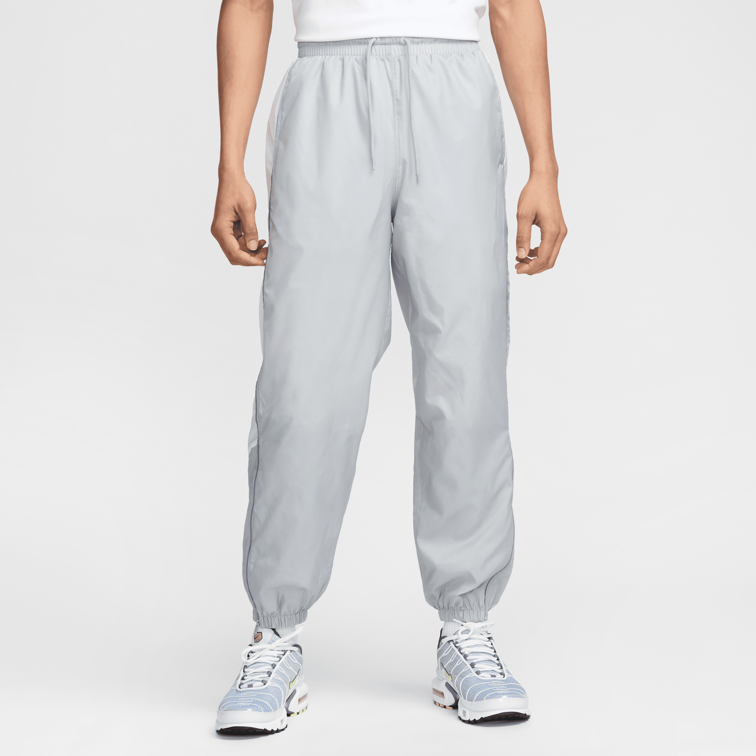 【ナイキ(NIKE)公式ストア】ナイキ クラブ メンズ ウーブン ジョガーパンツ HJ2245-077 グレー 【ナイキ(NIKE)公式ストア】ナイキ クラブ メンズ ウーブン ジョガーパンツ HJ2245-077 グレー