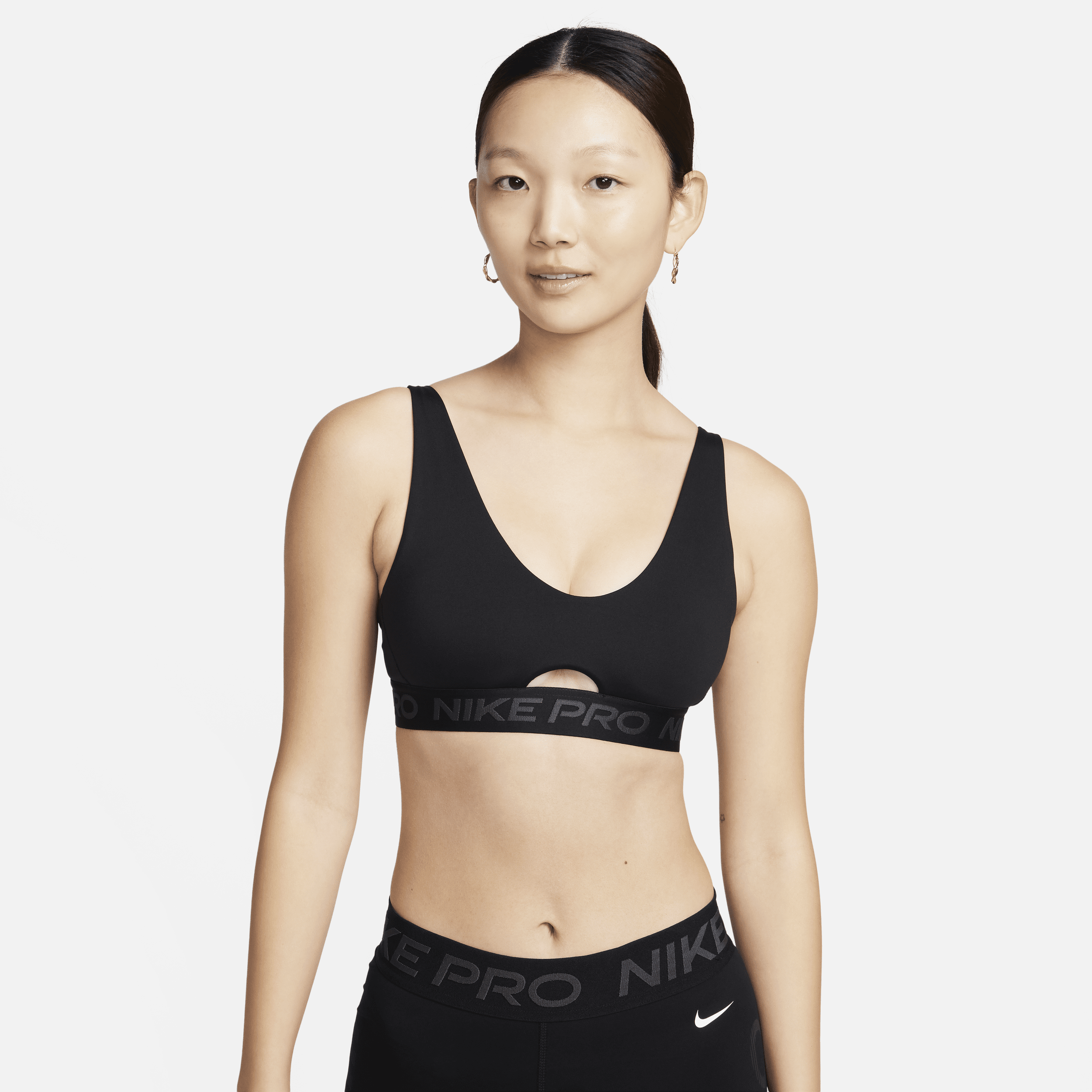 【ナイキ(NIKE)公式ストア】ナイキ プロ インディ プランジ ウィメンズ ミディアムサポート パッディド スポーツブラ FQ2654-010 ブラック 【ナイキ(NIKE)公式ストア】ナイキ プロ インディ プランジ ウィメンズ ミディアムサポート パッディド スポーツブラ FQ2654-010 ブラック