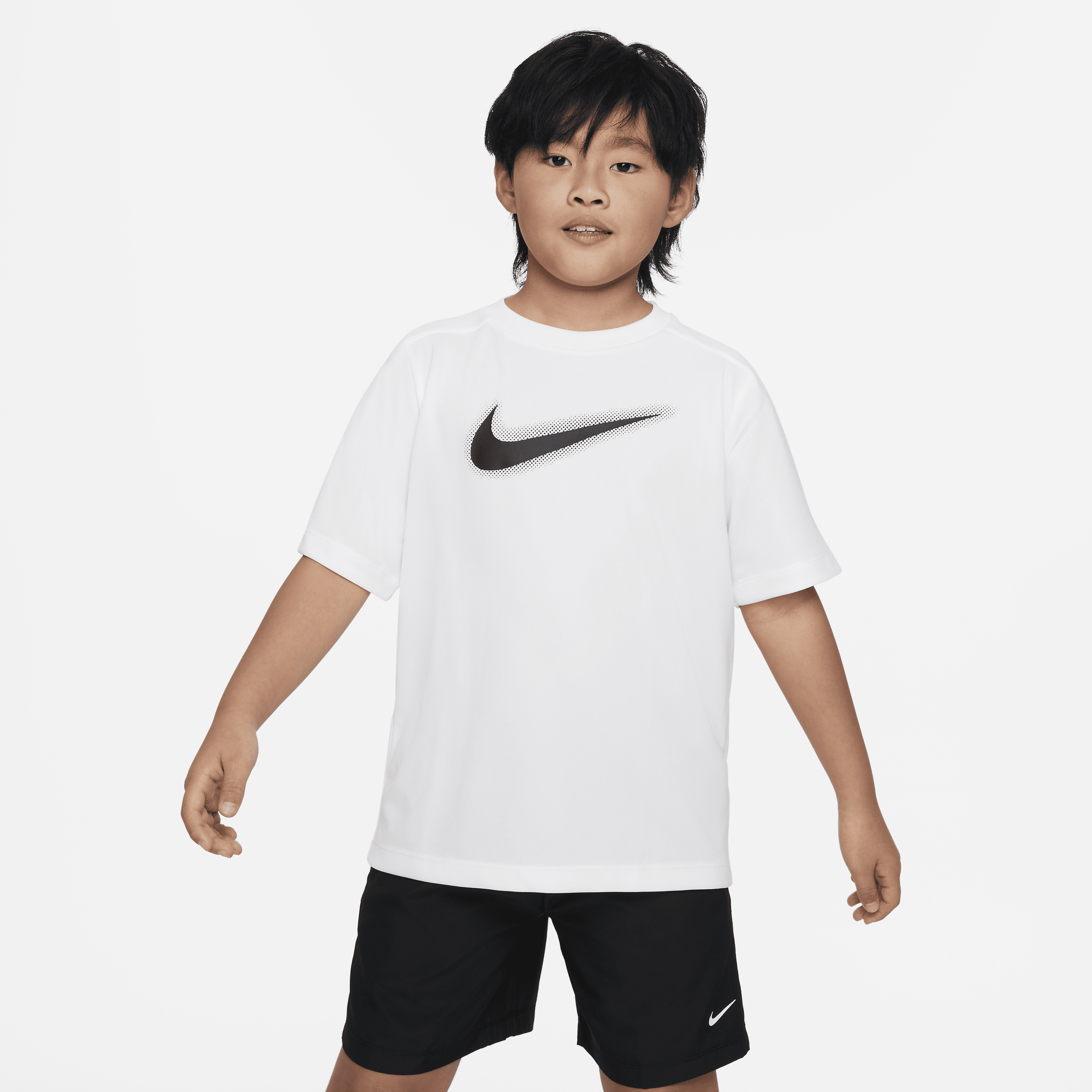【ナイキ(NIKE)公式ストア】ナイキ マルチ ジュニア (ボーイズ) Dri-FIT グラフィック トレーニングトップ DX5386-101 ホワイト 【ナイキ(NIKE)公式ストア】ナイキ マルチ ジュニア (ボーイズ) Dri-FIT グラフィック トレーニングトップ DX5386-101 ホワイト