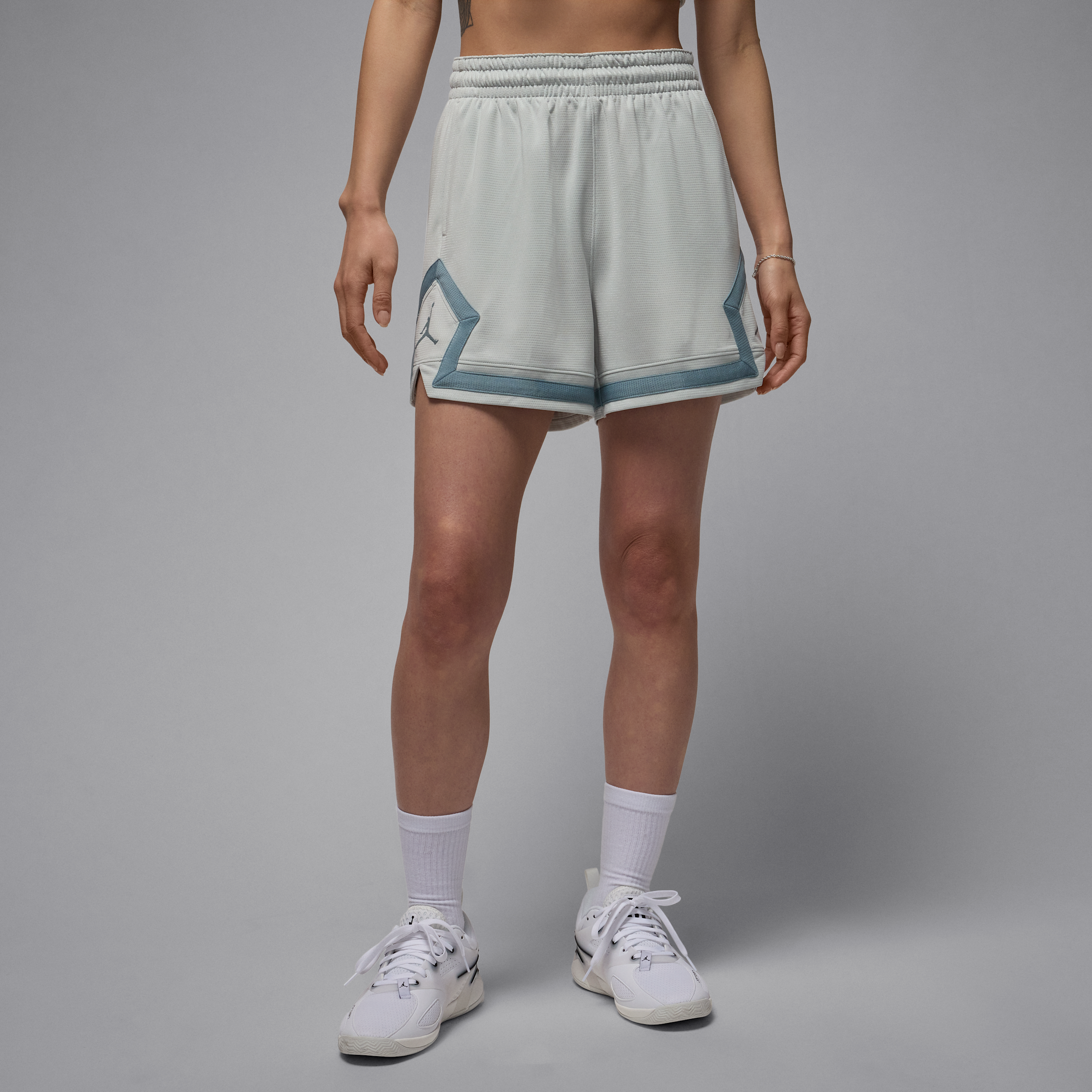 【ナイキ(NIKE)公式ストア】ジョーダン スポーツ ウィメンズ 10cm ダイアモンド ショートパンツ FN5135-034 グレー 【ナイキ(NIKE)公式ストア】ジョーダン スポーツ ウィメンズ 10cm ダイアモンド ショートパンツ FN5135-034 グレー