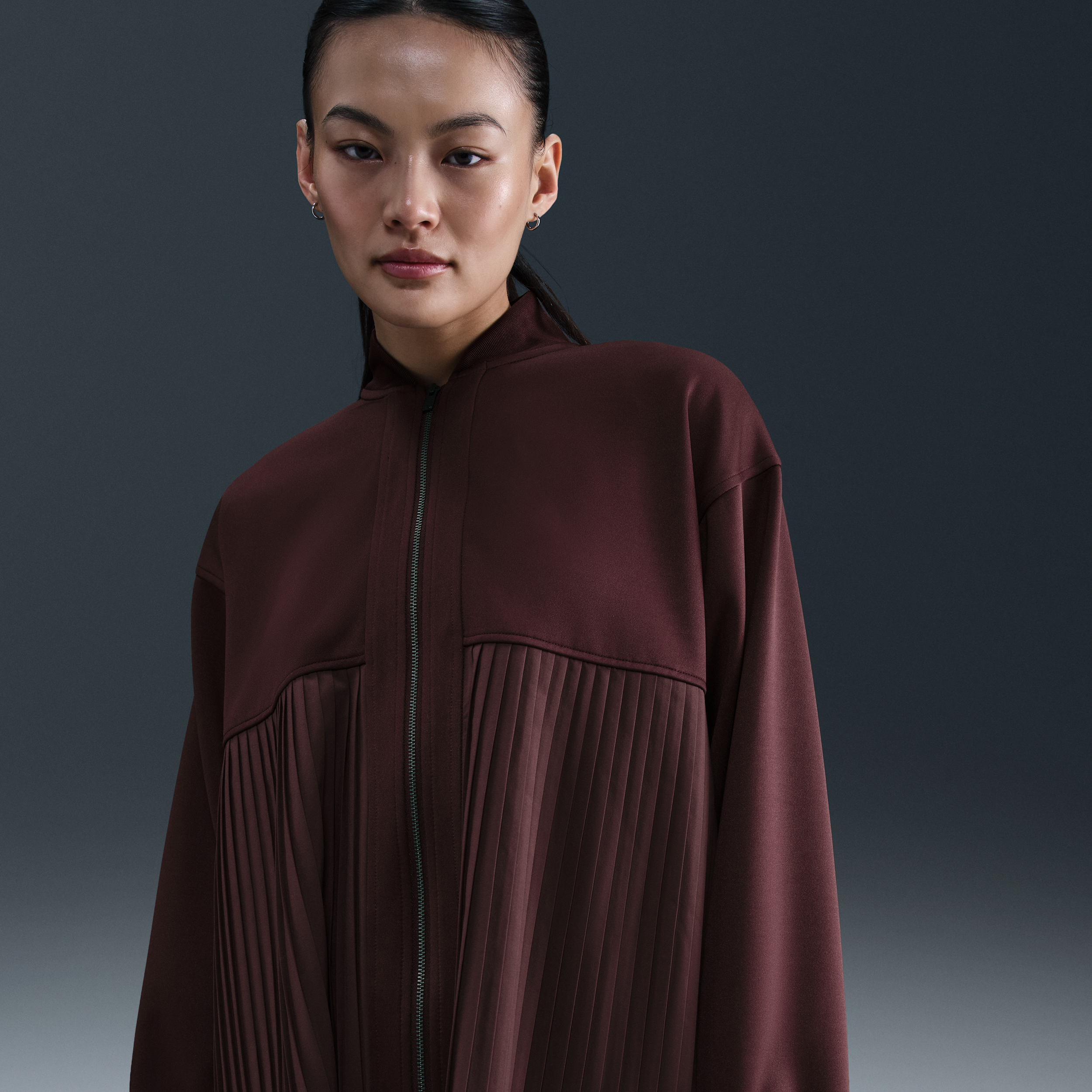 【ナイキ(NIKE)公式ストア】ナイキ スポーツウェア ウィメンズ プリーツ ジャケット IM7458-652 レッド 【ナイキ(NIKE)公式ストア】ナイキ スポーツウェア ウィメンズ プリーツ ジャケット IM7458-652 レッド