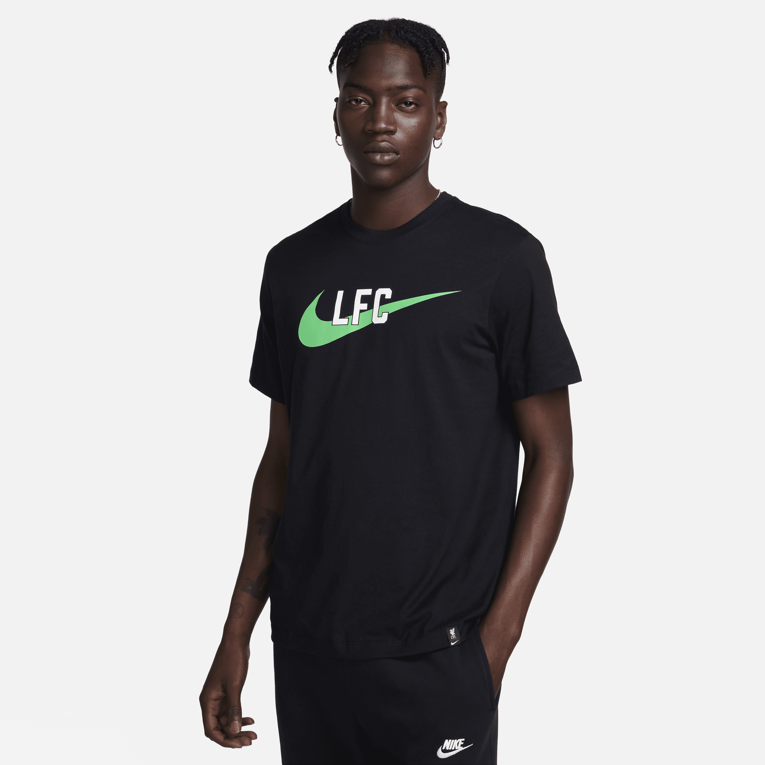 Liverpool FC Swoosh Nike-T-shirt til mænd - sort