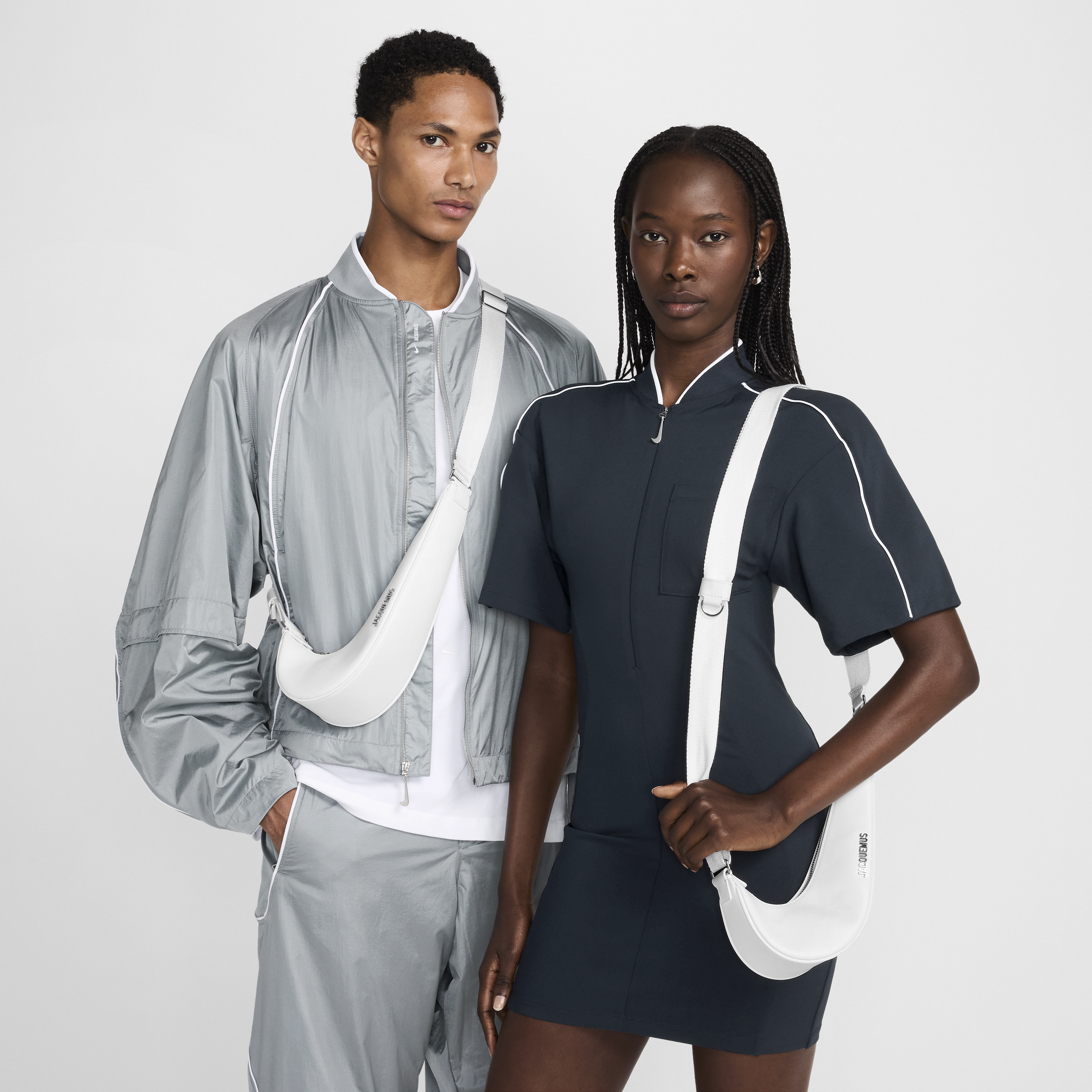 【ナイキ(NIKE)公式ストア】ナイキ x ジャックムス ル スウッシュ クロスボディバッグ DQ0324-100 ホワイト 【ナイキ(NIKE)公式ストア】ナイキ x ジャックムス ル スウッシュ クロスボディバッグ DQ0324-100 ホワイト