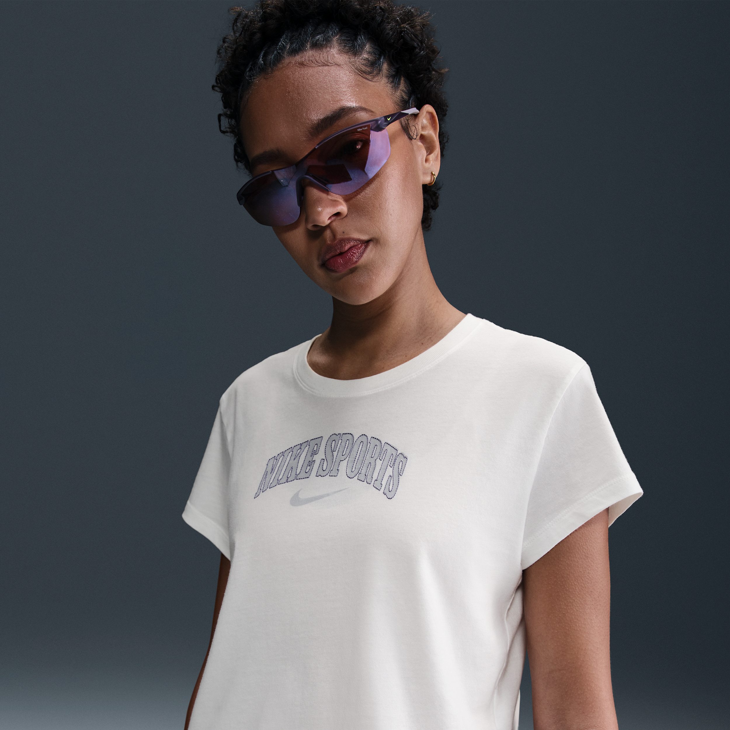 【ナイキ(NIKE)公式ストア】ナイキ スポーツウェア ウィメンズ ショートスリーブ Tシャツ IB7334-133 ホワイト 【ナイキ(NIKE)公式ストア】ナイキ スポーツウェア ウィメンズ ショートスリーブ Tシャツ IB7334-133 ホワイト