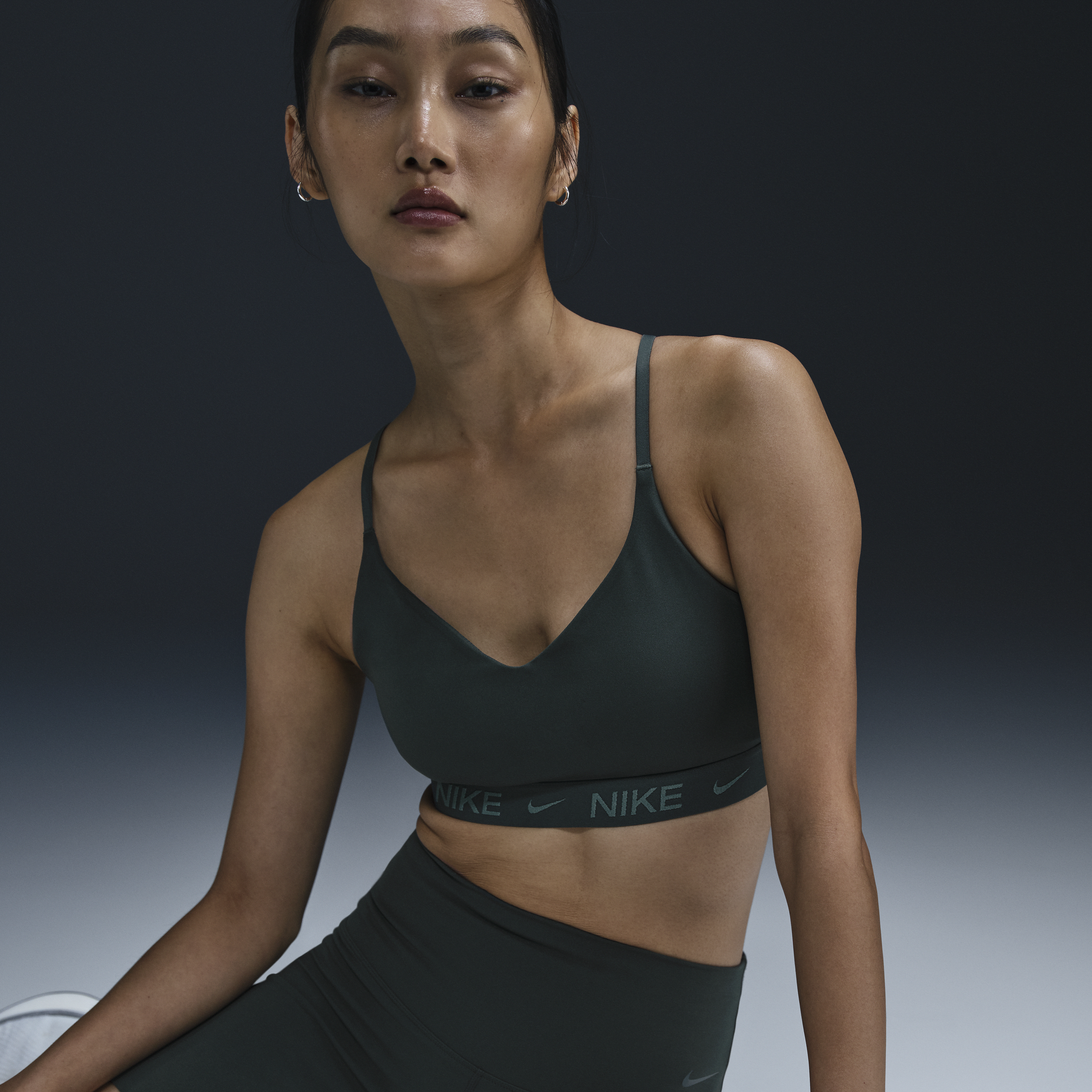 【ナイキ(NIKE)公式ストア】ナイキ インディ ライトサポート ウィメンズ パッディド アジャスタブル スポーツブラ FD1063-338 グリーン 【ナイキ(NIKE)公式ストア】ナイキ インディ ライトサポート ウィメンズ パッディド アジャスタブル スポーツブラ FD1063-338 グリーン