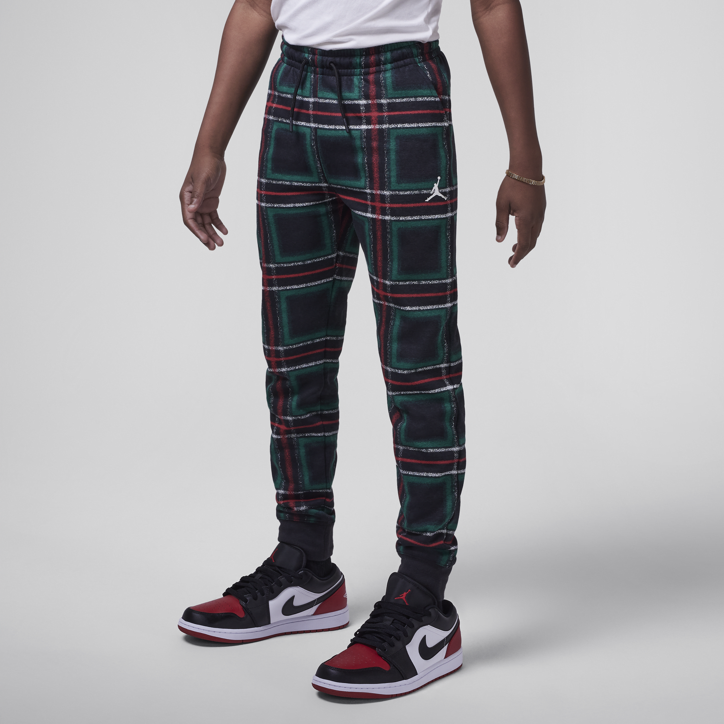 【ナイキ(NIKE)公式ストア】ジョーダン ブルックリン エッセンシャル ジュニア ホリデー フリース パンツ HV1587-010 ブラック 【ナイキ(NIKE)公式ストア】ジョーダン ブルックリン エッセンシャル ジュニア ホリデー フリース パンツ HV1587-010 ブラック