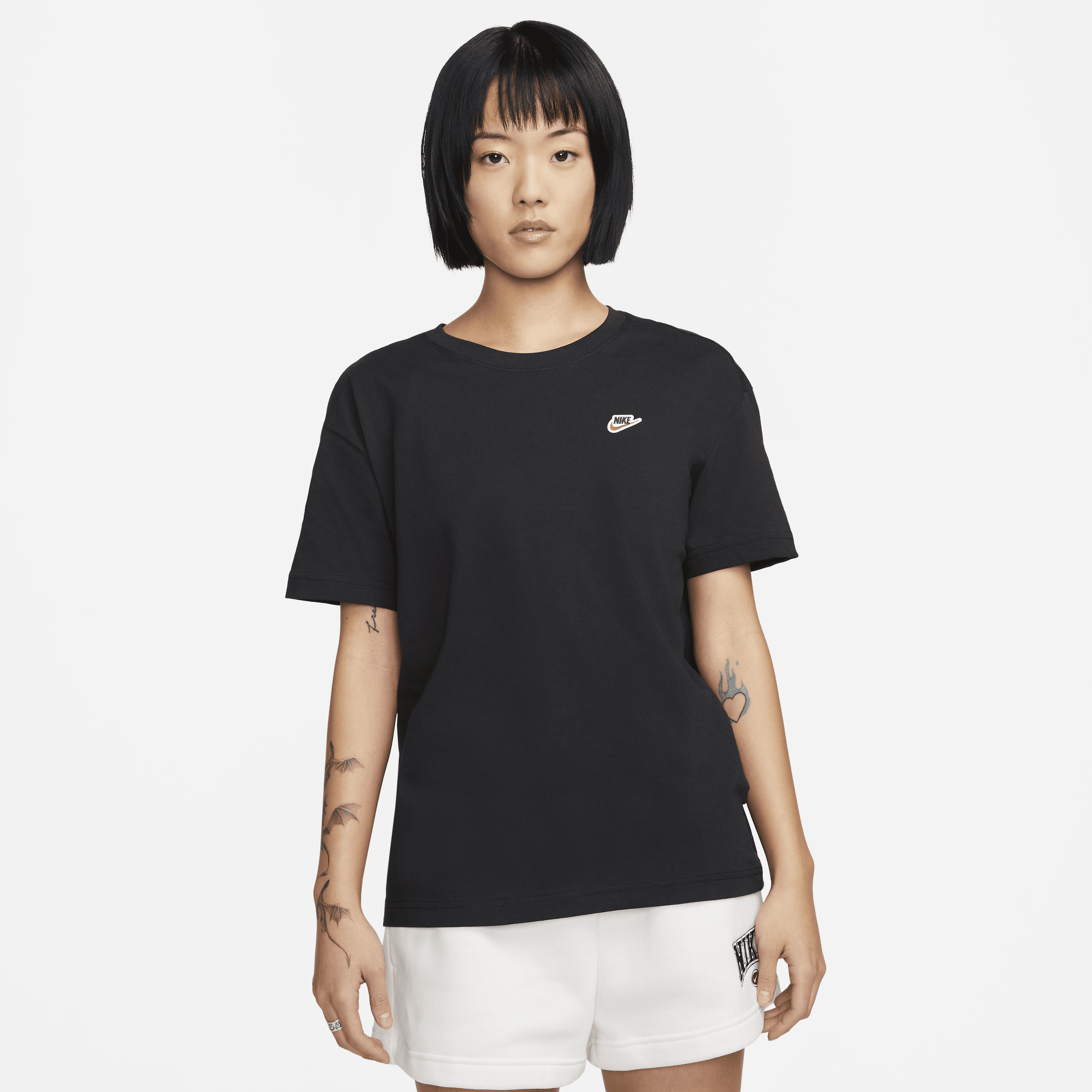 【ナイキ(NIKE)公式ストア】ナイキ スポーツウェア ウィメンズ Tシャツ DZ4686-010 ブラック 【ナイキ(NIKE)公式ストア】ナイキ スポーツウェア ウィメンズ Tシャツ DZ4686-010 ブラック