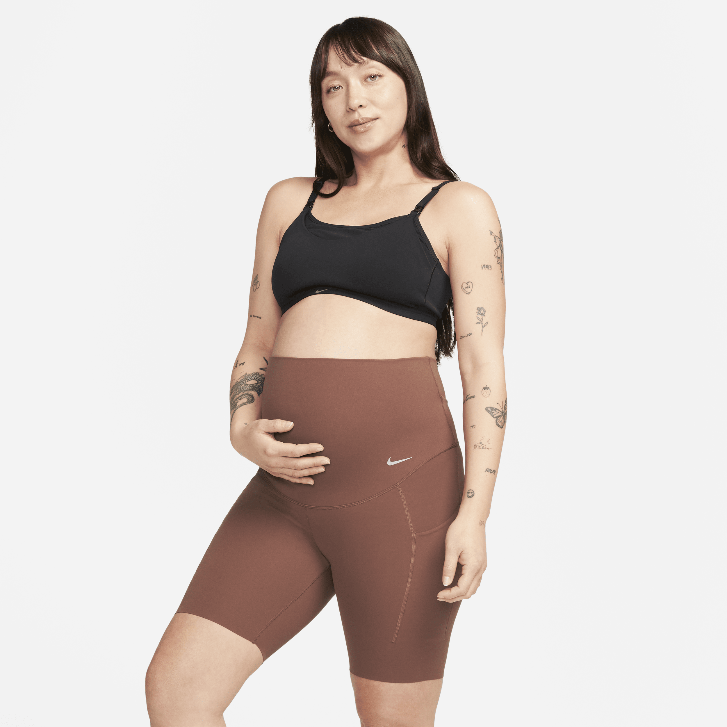 Nike Zenvy (M)-cykelshorts (20 cm) med lommer, let støtte og høj talje til kvinder (Maternity) - brun