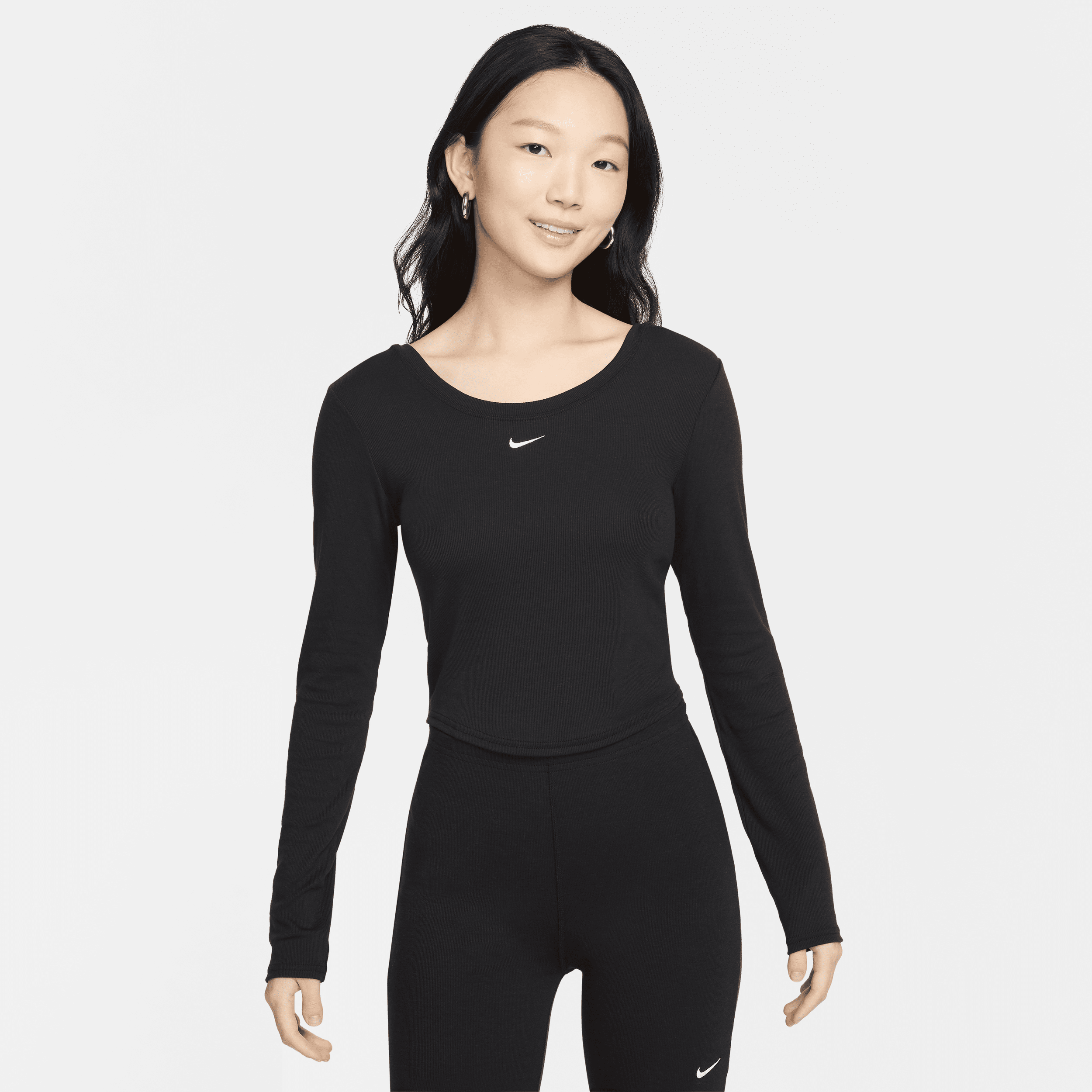 【ナイキ(NIKE)公式ストア】ナイキ スポーツウェア チル ニット ウィメンズ タイト スクープバック ロングスリーブ ミニリブ トップ FN3662-010 ブラック 【ナイキ(NIKE)公式ストア】ナイキ スポーツウェア チル ニット ウィメンズ タイト スクープバック ロングスリーブ ミニリブ トップ FN3662-010 ブラック