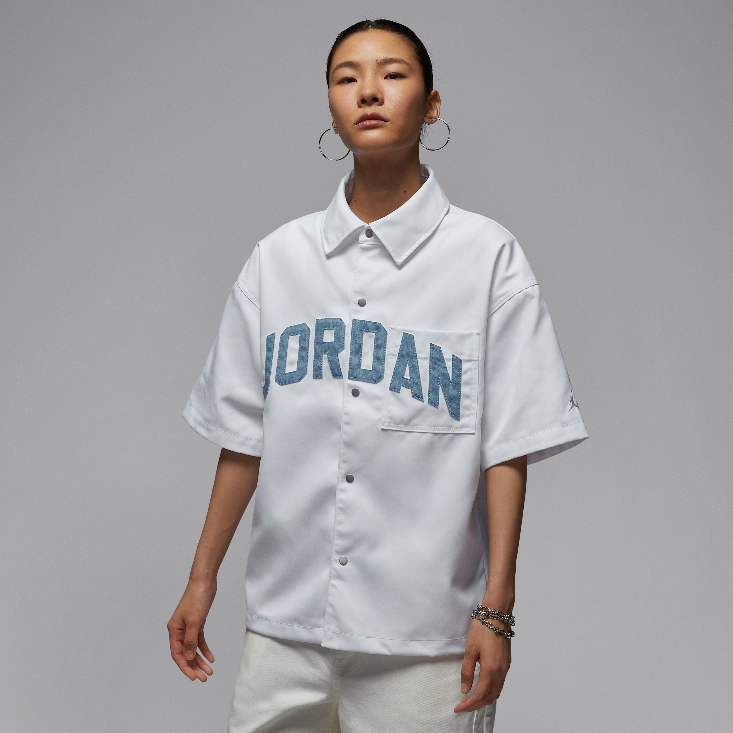 【ナイキ(NIKE)公式ストア】ジョーダン フライト ウィメンズ ウーブン ショートスリーブ トップ HQ9200-101 ホワイト 【ナイキ(NIKE)公式ストア】ジョーダン フライト ウィメンズ ウーブン ショートスリーブ トップ HQ9200-101 ホワイト