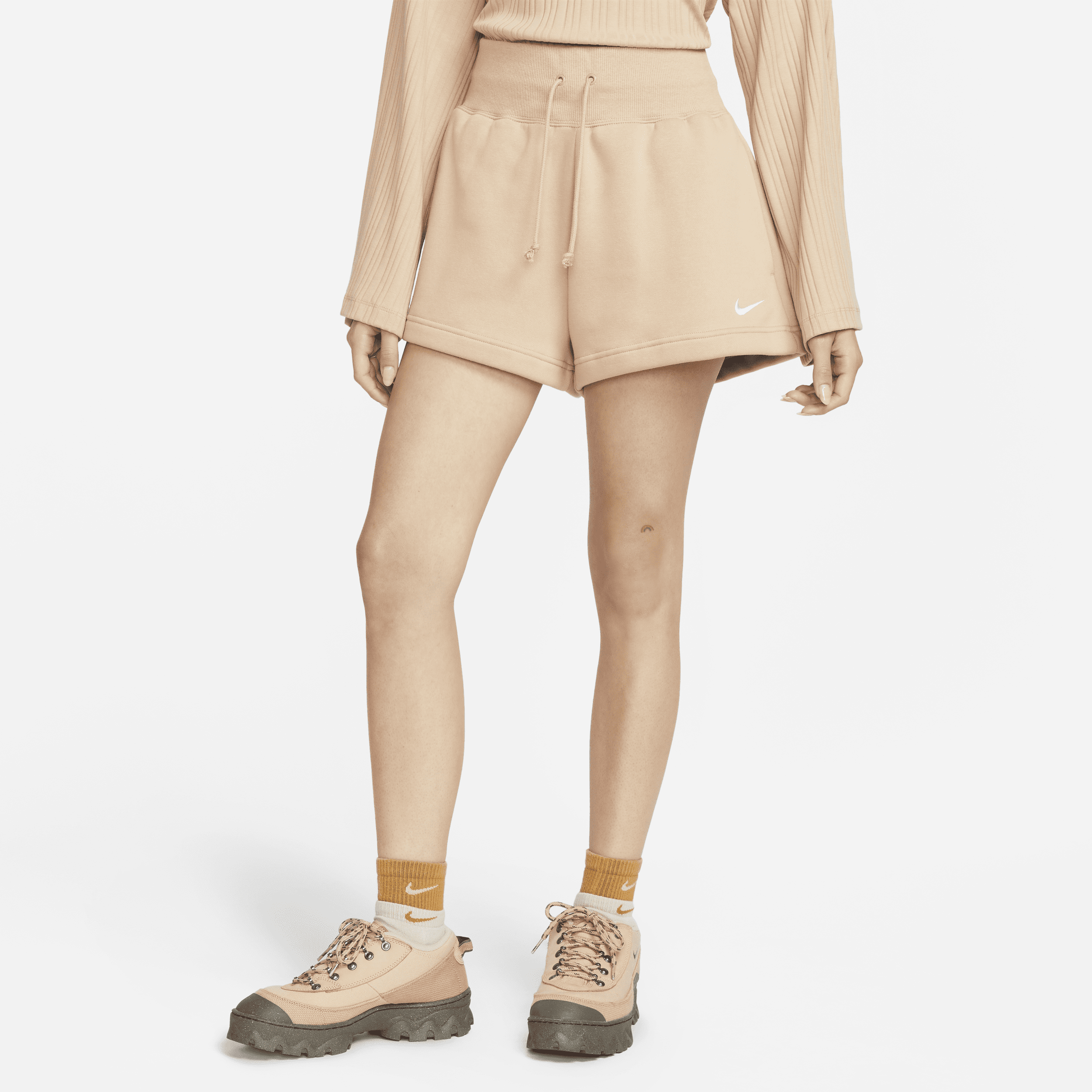 Nike Sportswear Phoenix Fleece damesshorts met ruimvallende pasvorm en hoge taille - Bruin