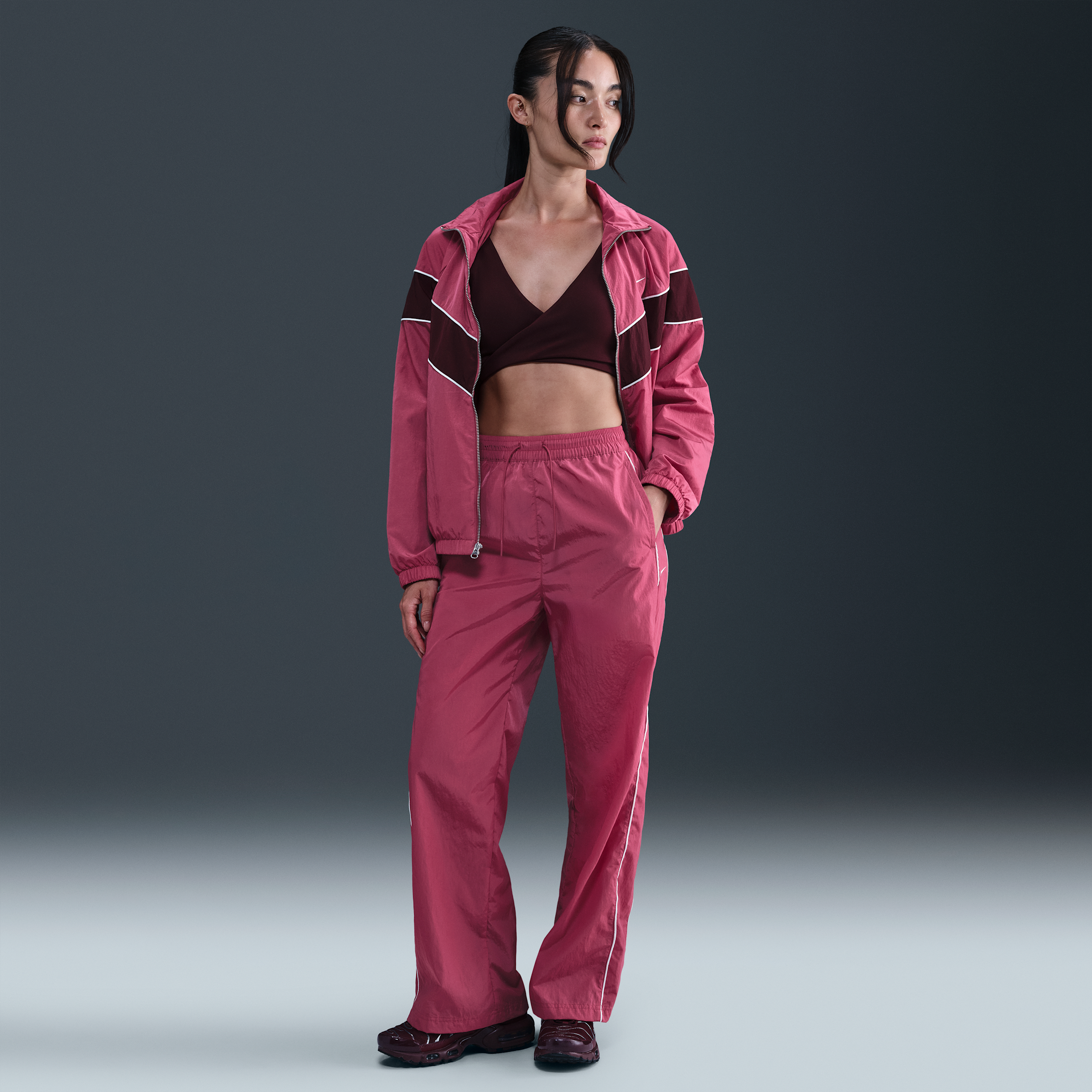 【ナイキ(NIKE)公式ストア】ナイキ ウィンドランナー ウィメンズ ハイウエスト ウーブン オープンヘム パンツ FV7656-634 パープル 【ナイキ(NIKE)公式ストア】ナイキ ウィンドランナー ウィメンズ ハイウエスト ウーブン オープンヘム パンツ FV7656-634 パープル