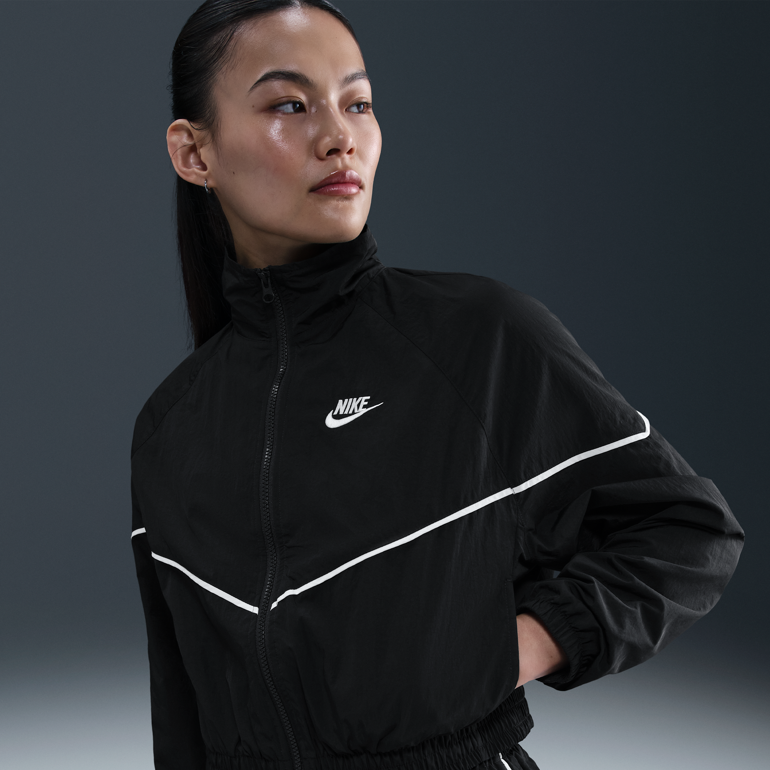 【ナイキ(NIKE)公式ストア】ナイキ スポーツウェア ウィンドランナー ウィメンズ ウーブン ジャケット IM8028-010 ブラック 【ナイキ(NIKE)公式ストア】ナイキ スポーツウェア ウィンドランナー ウィメンズ ウーブン ジャケット IM8028-010 ブラック