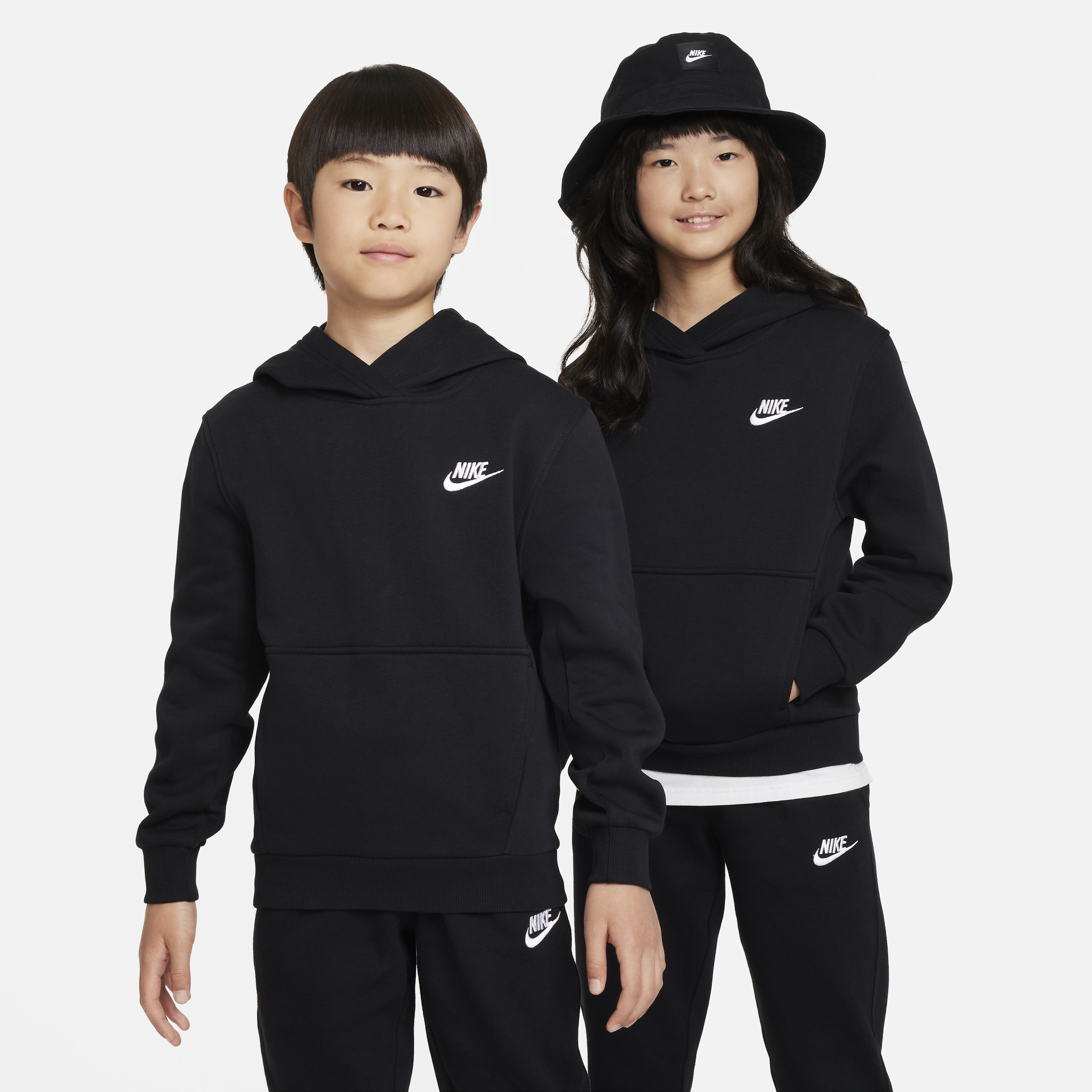 Nike Sportswear Club Fleece-pullover-hættetrøje til større børn - sort
