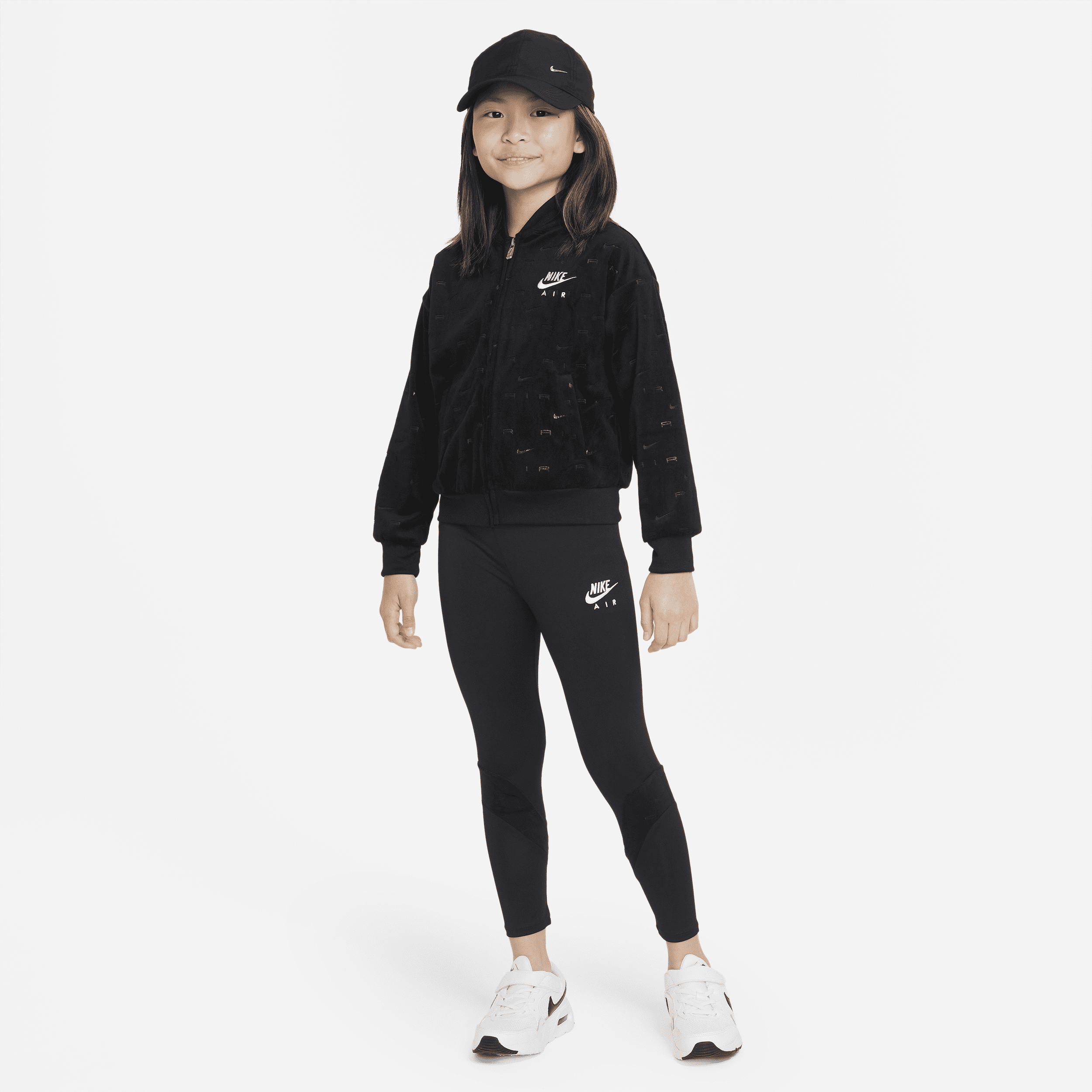 Nike-sæt med jakke og leggings til mindre børn - sort