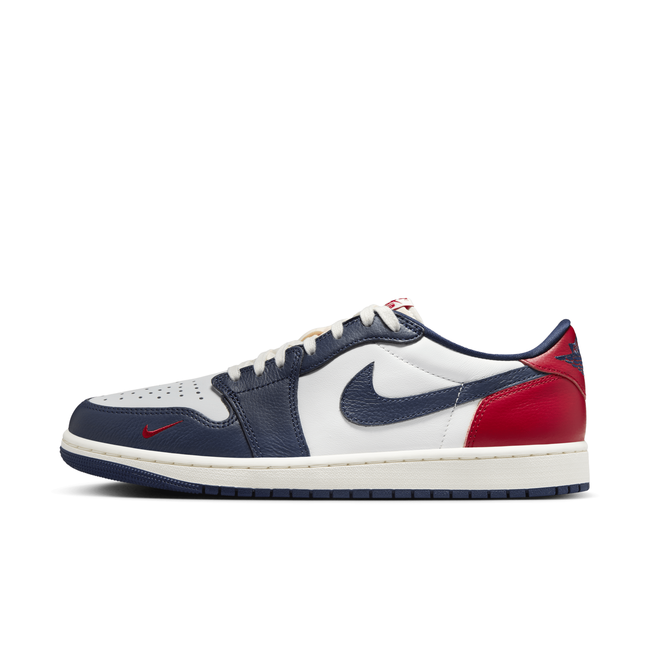 【ナイキ(NIKE)公式ストア】エア ジョーダン 1 レトロ LOW "Gym Red & Midnight Navy" メンズシューズ HQ2993-100 ホワイト 【ナイキ(NIKE)公式ストア】エア ジョーダン 1 レトロ LOW "Gym Red & Midnight Navy" メンズシューズ HQ2993-100 ホワイト