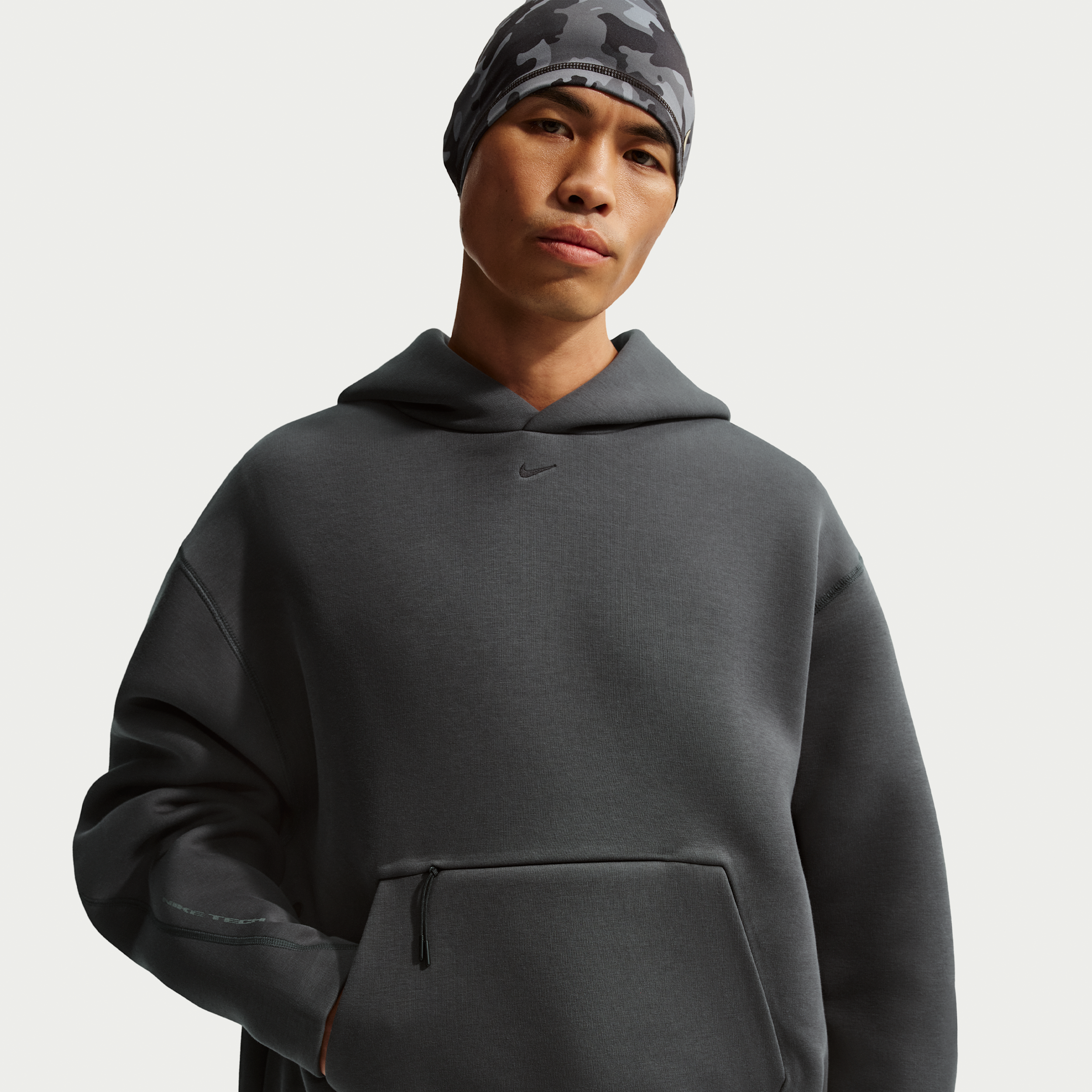 【ナイキ（NIKE）公式ストア】ナイキ テック メンズ フリース オーバーサイズド パーカー HV6536-060 グレー